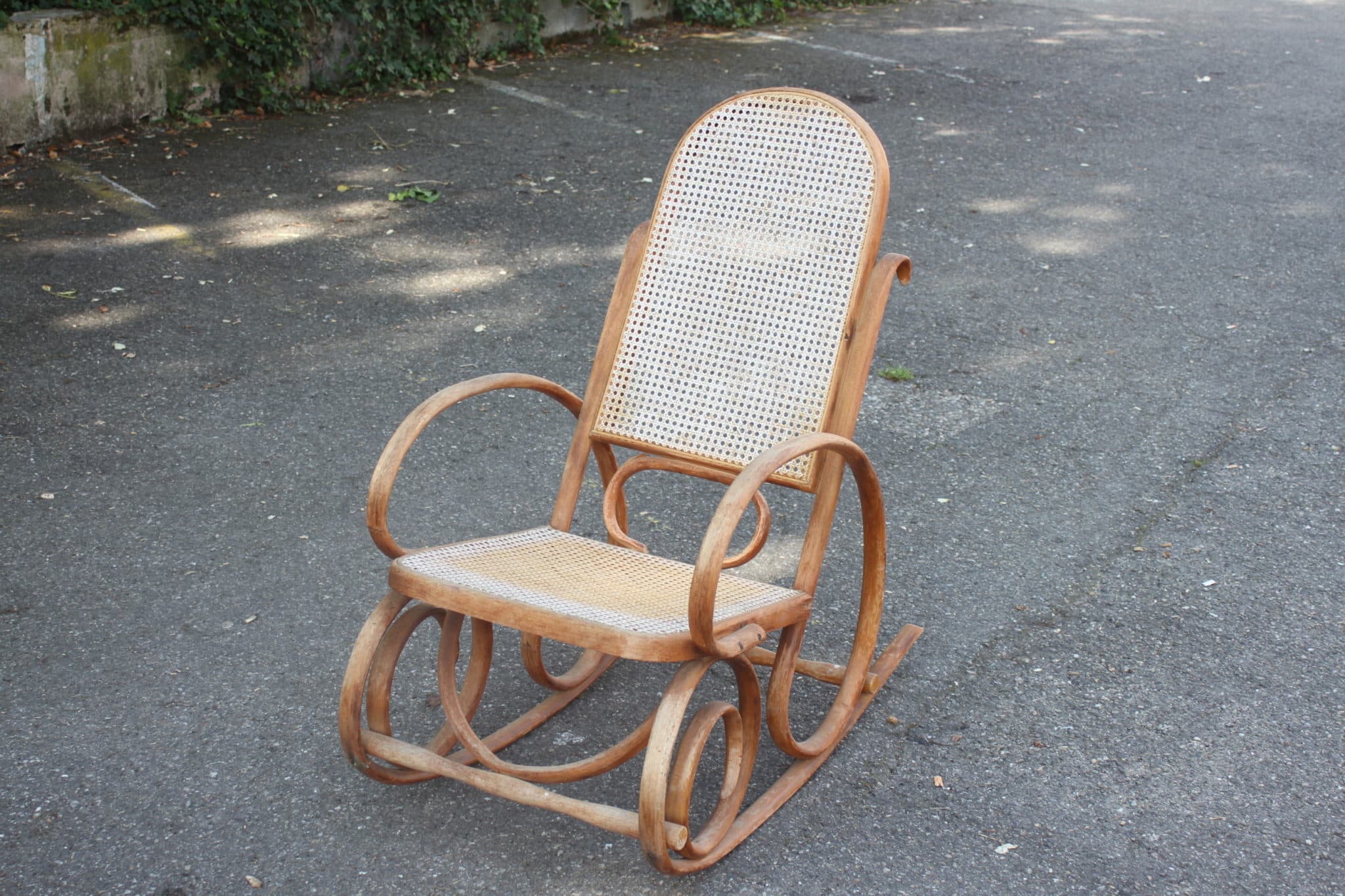 Ancien rocking chair bois et rotin