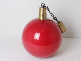 Suspension boule vintage en opaline rouge