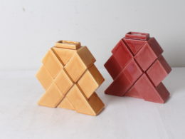 Lot de deux vases géométriques