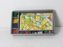 Ancien coffret de jeux