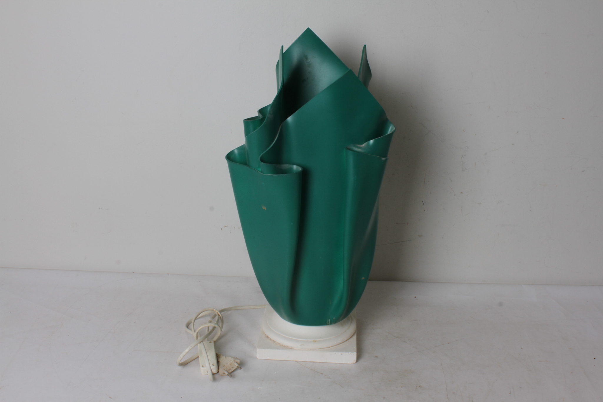 Lampe vintage résine drapée verte