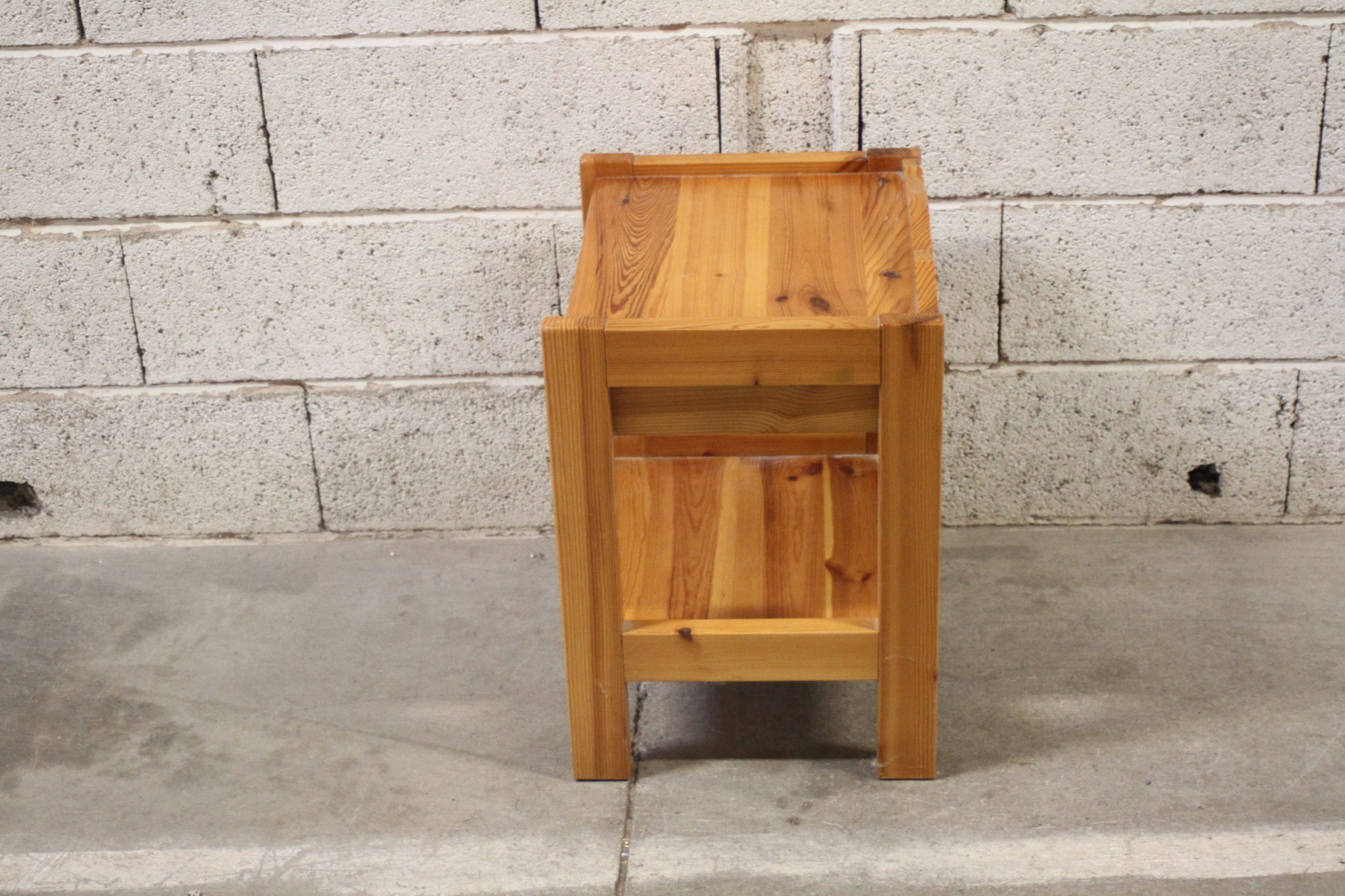 Table de chevet en bois – Image 4