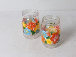 Lot de deux bocaux fleuris en verre