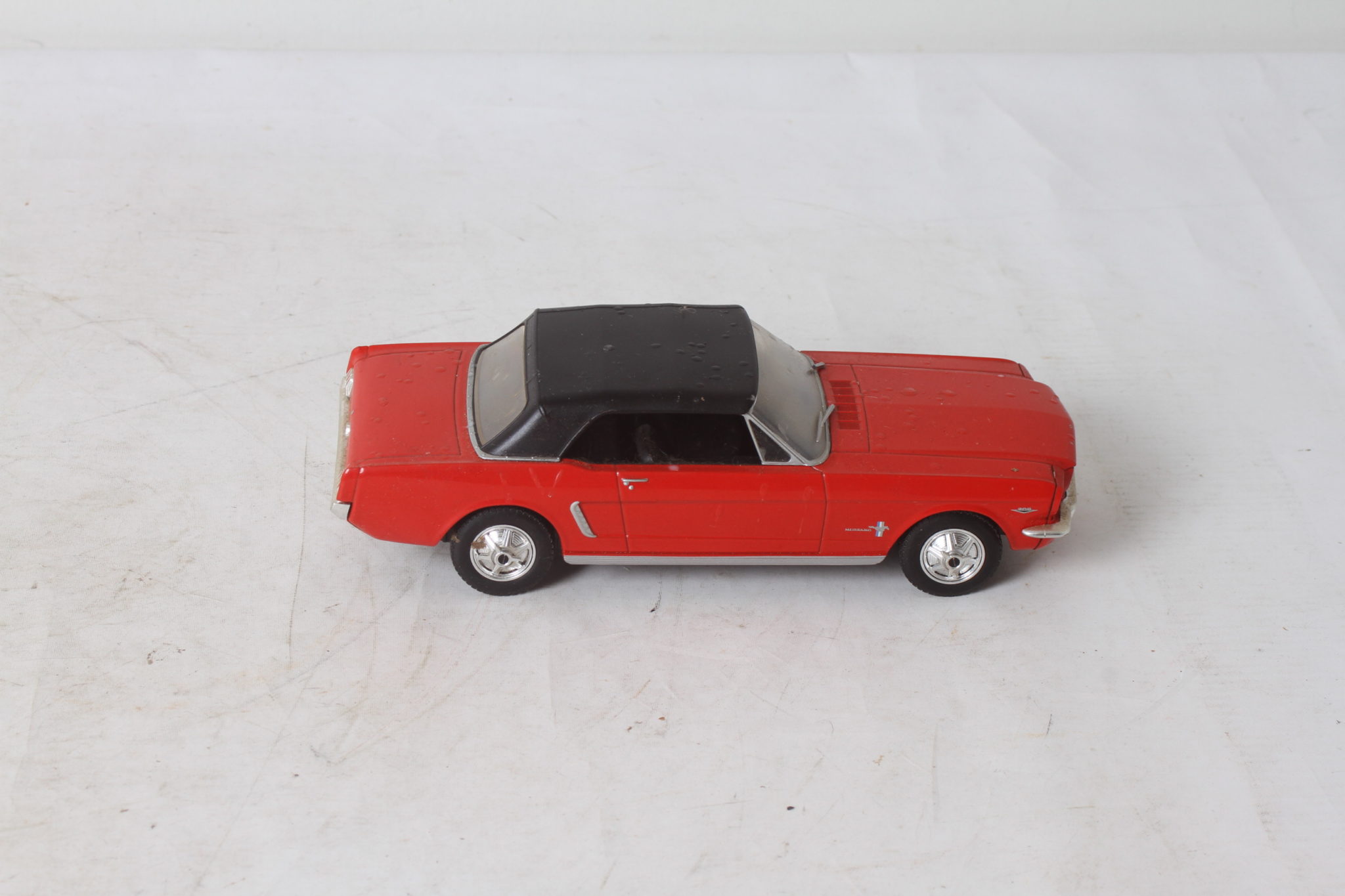 Ford Mustang convertible - 1/24 – Image 4