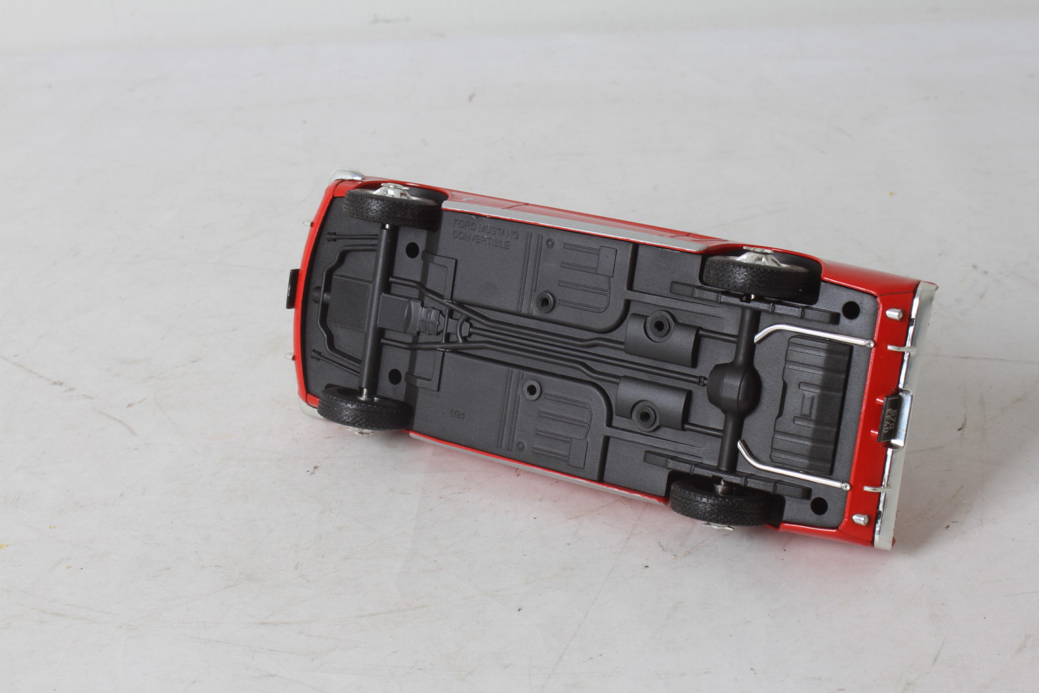 Ford Mustang convertible - 1/24 – Image 2