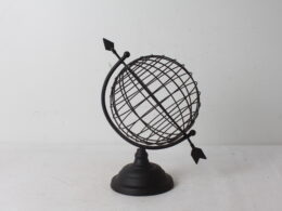 Globe décoratif en métal noir