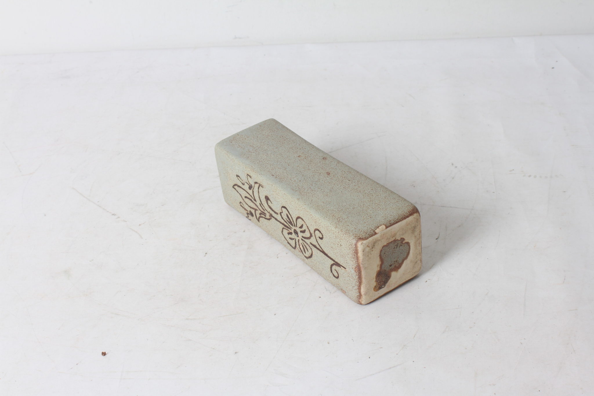 Vase carré en céramique – Image 3