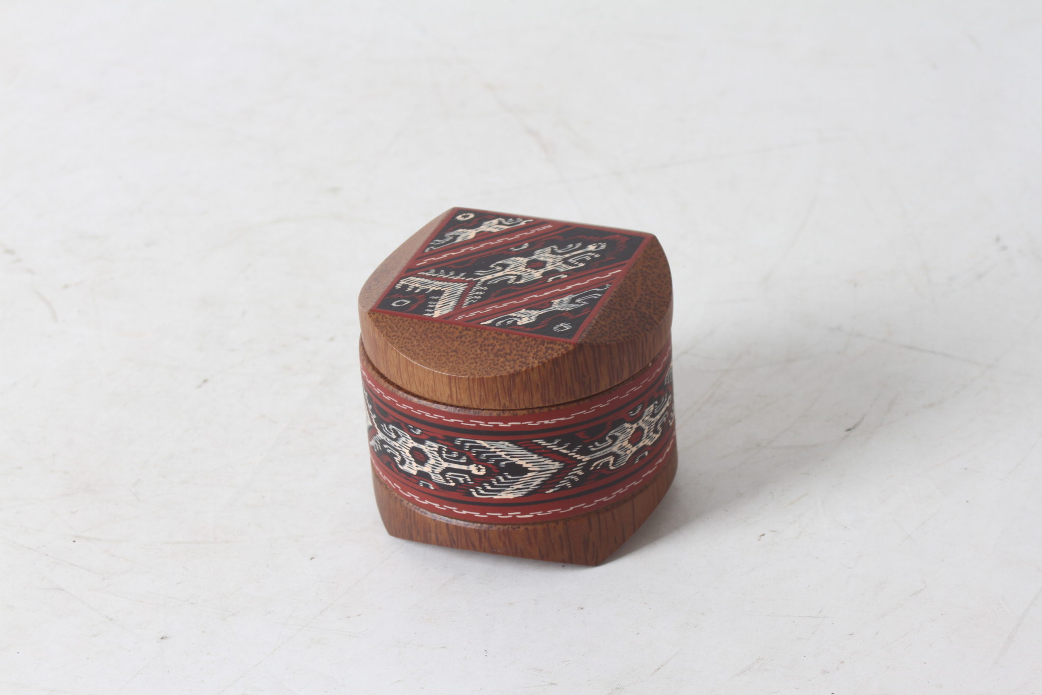 Petite boite en bois de cocotier