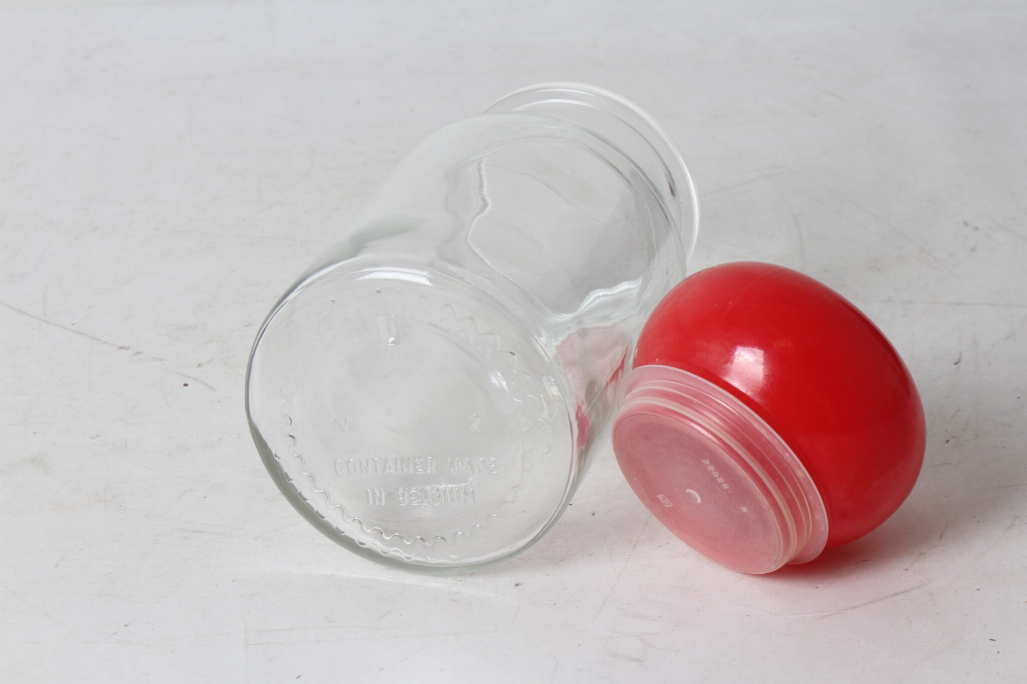 Pot hermétique vintage en verre – Image 4