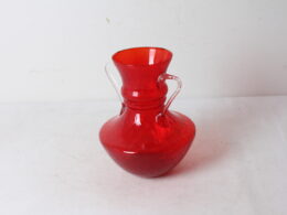 Vase vintage en verre rouge