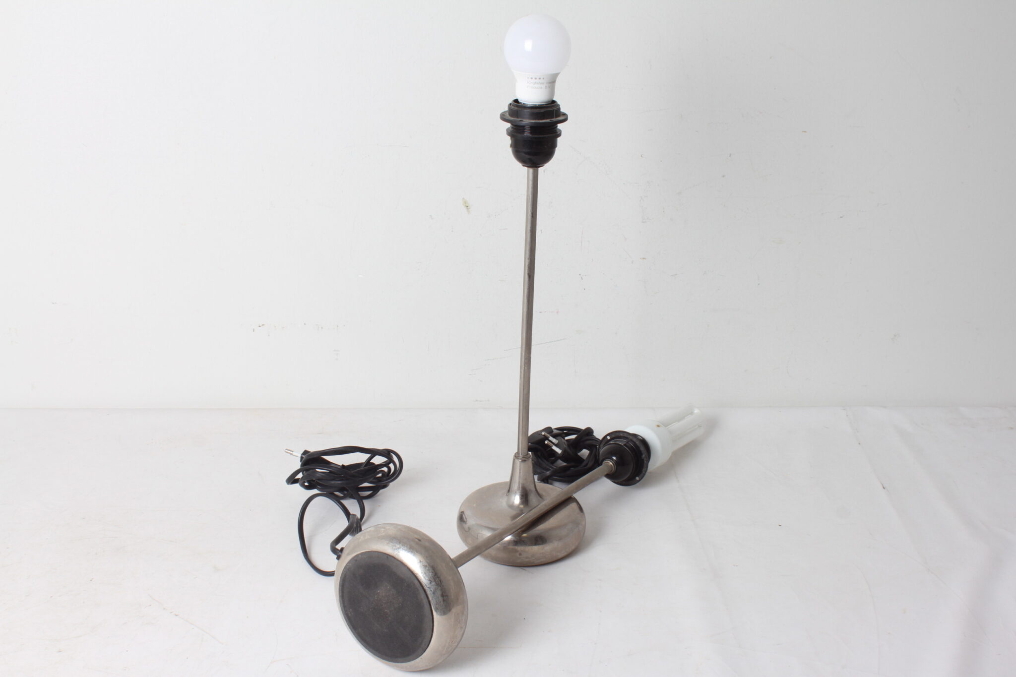 Paire de pieds de lampe en acier – Image 2