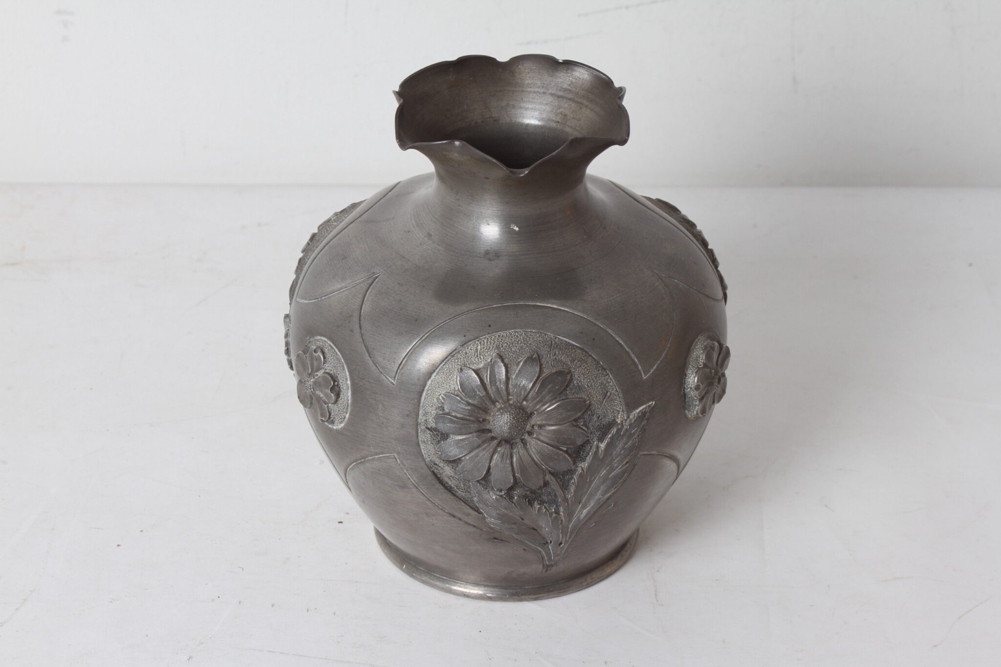 Vase en étain - Prévot – Image 2