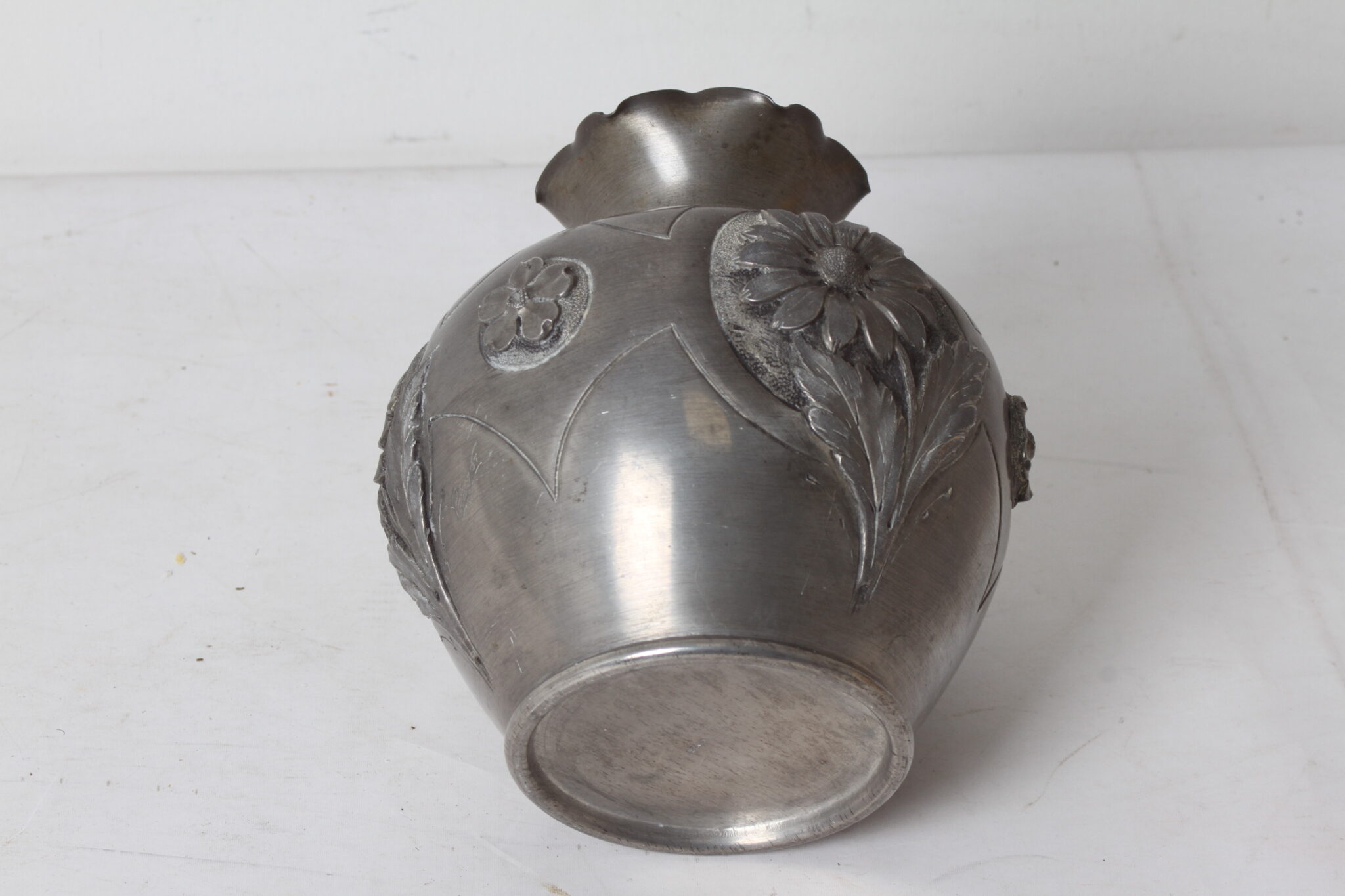 Vase en étain - Prévot – Image 3