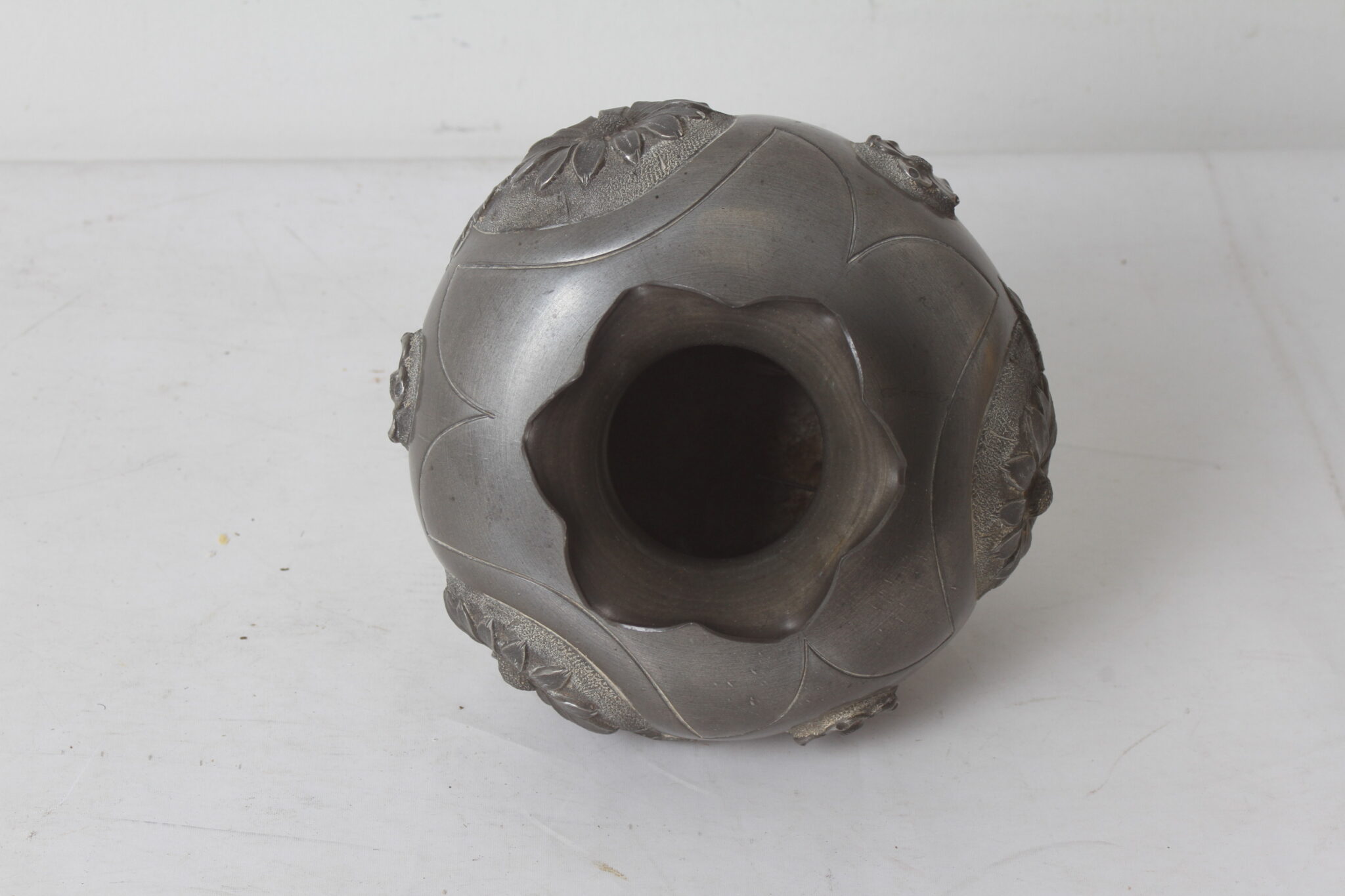 Vase en étain - Prévot – Image 4