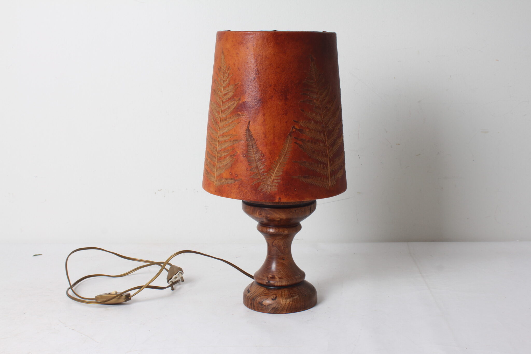 Ancienne lampe bois et cuir