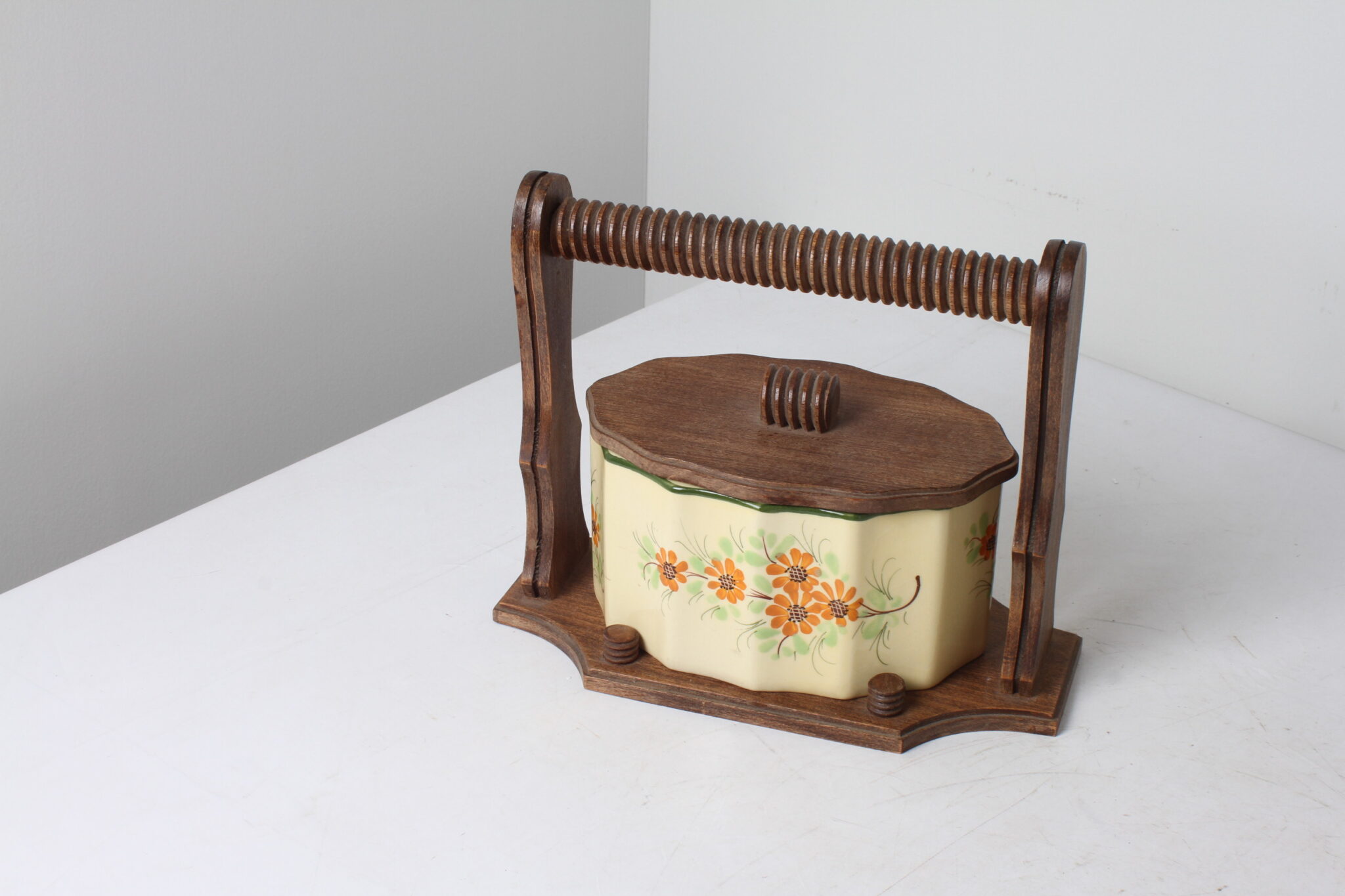 Pot à biscuits en bois et céramique