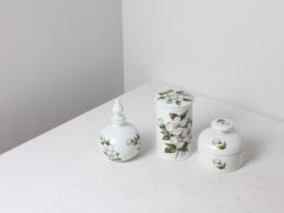 Anciens pots en porcelaine de Paris
