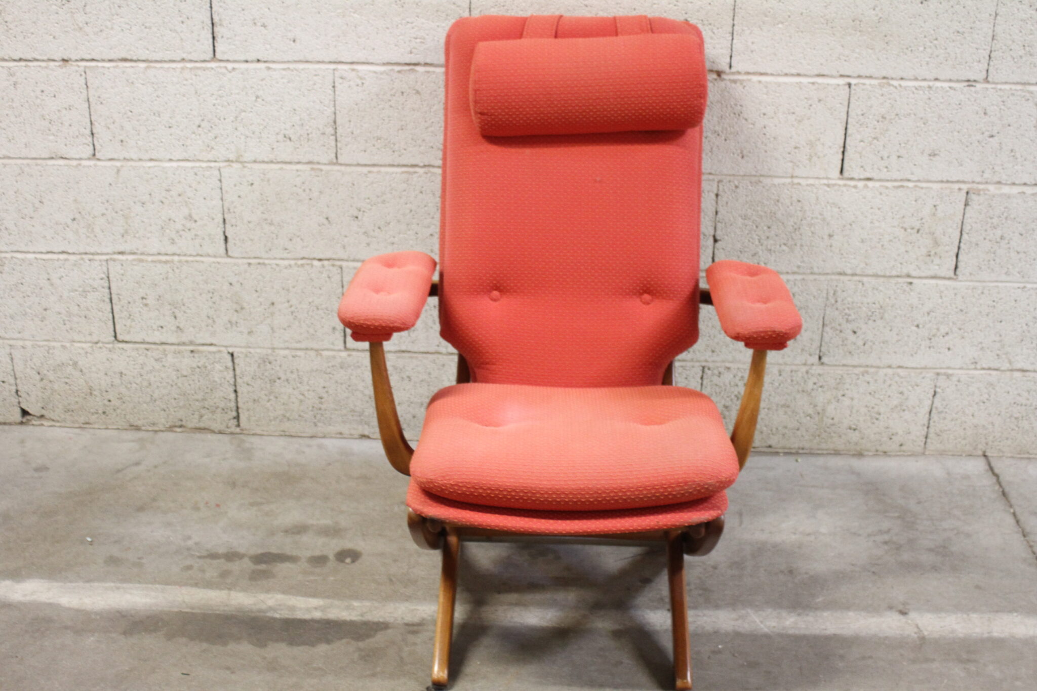 Fauteuil relax en bois et tissu – Image 2