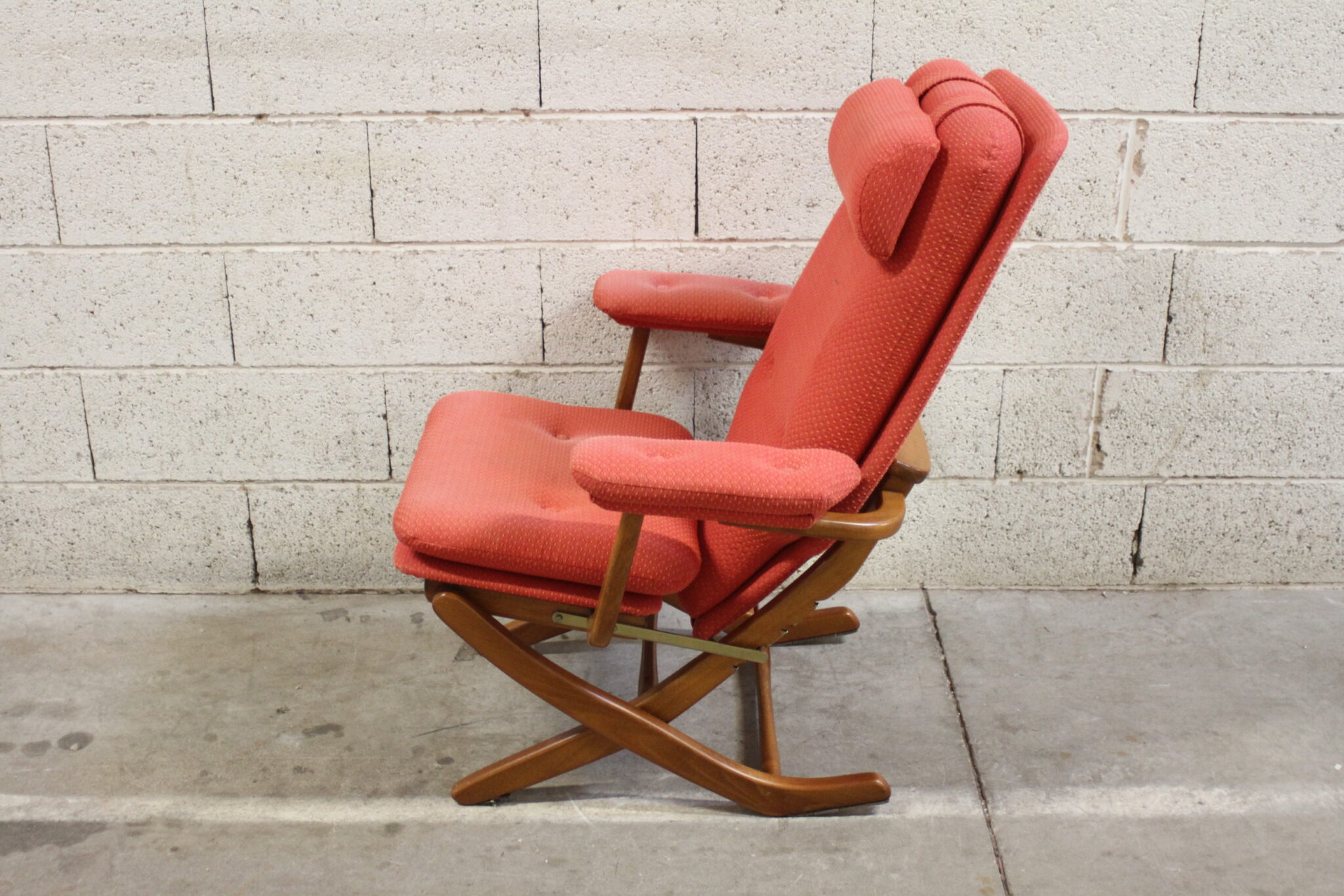 Fauteuil relax en bois et tissu – Image 3