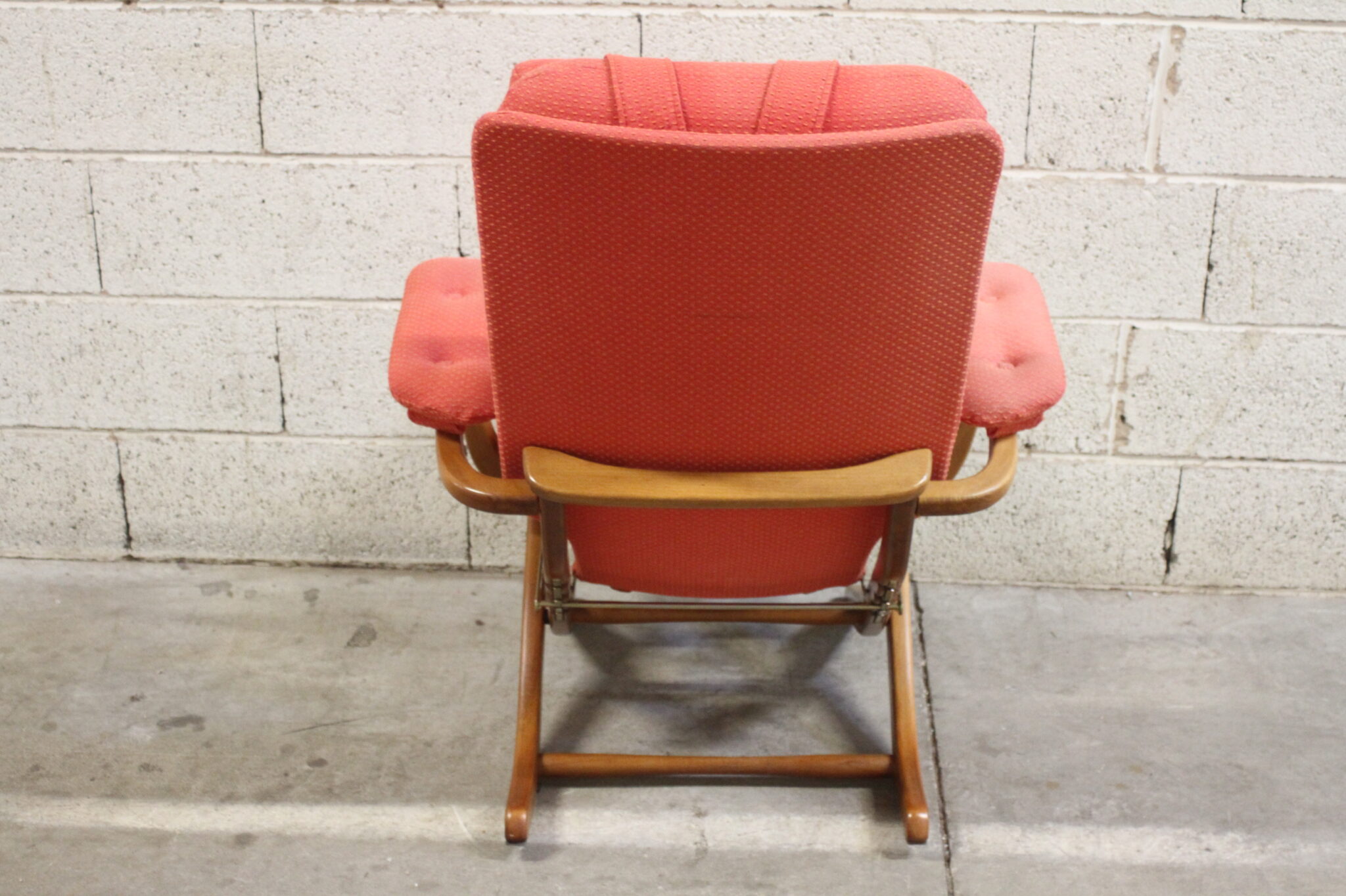 Fauteuil relax en bois et tissu – Image 4
