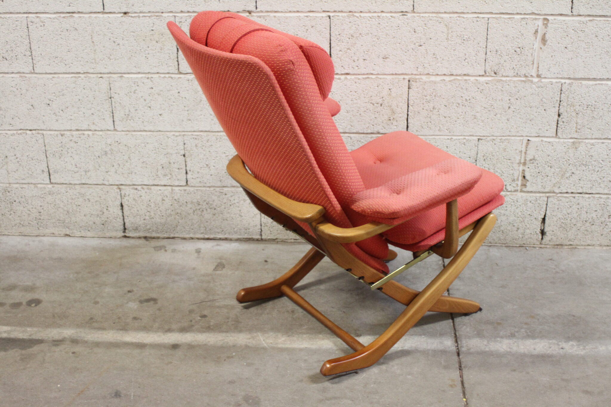 Fauteuil relax en bois et tissu – Image 5