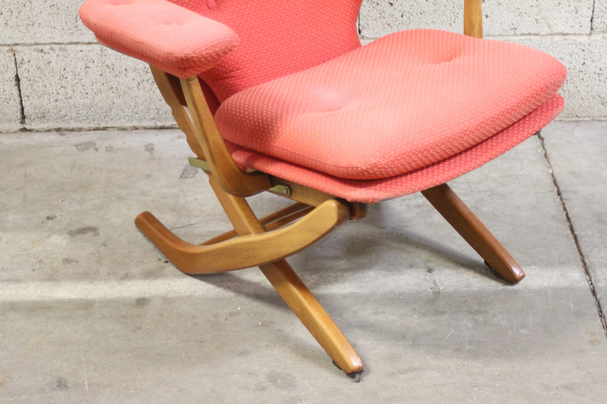 Fauteuil relax en bois et tissu – Image 6