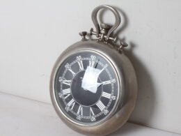 Horloge murale gousset en acier