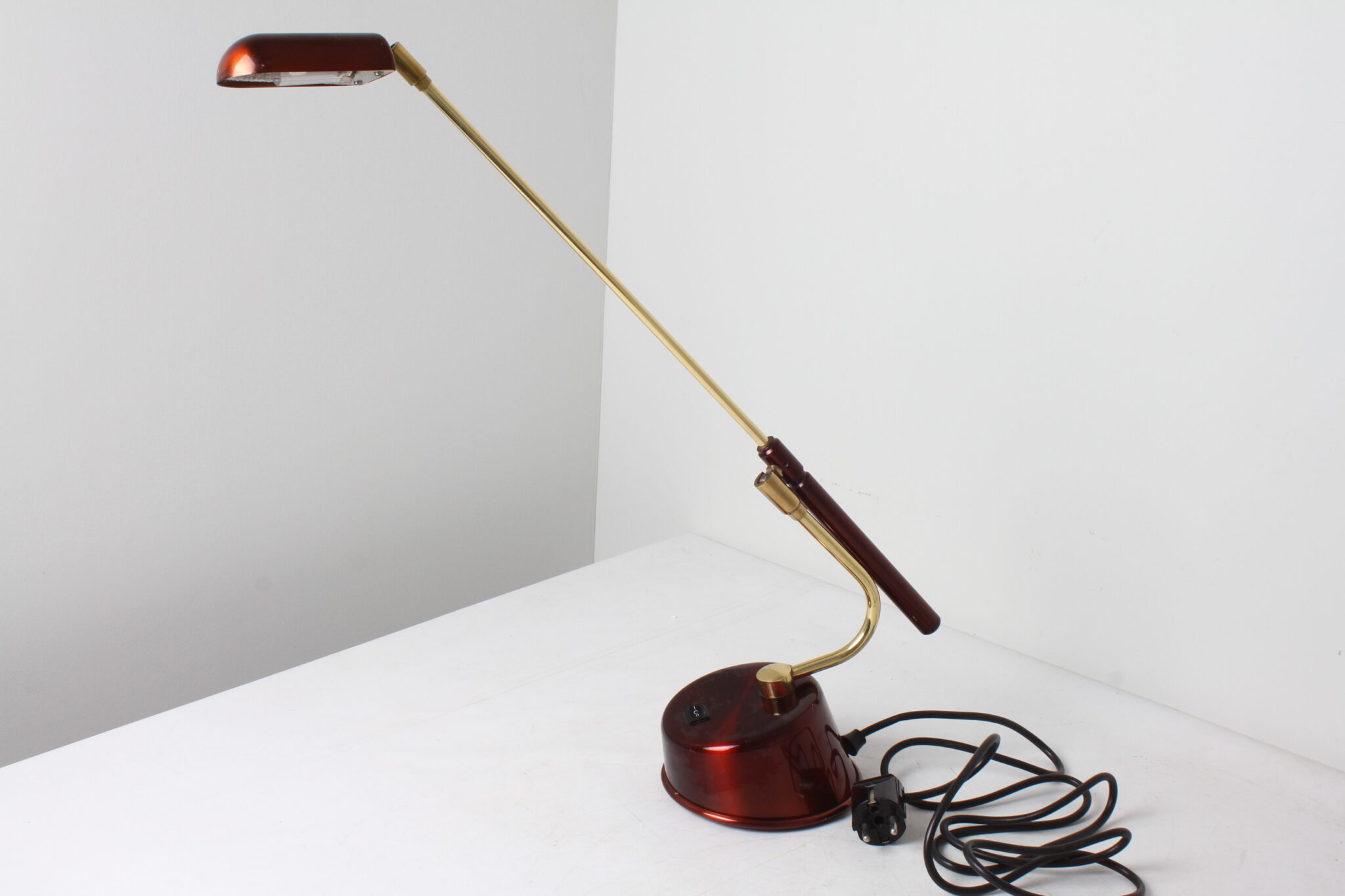 Lampe de bureau design en métal