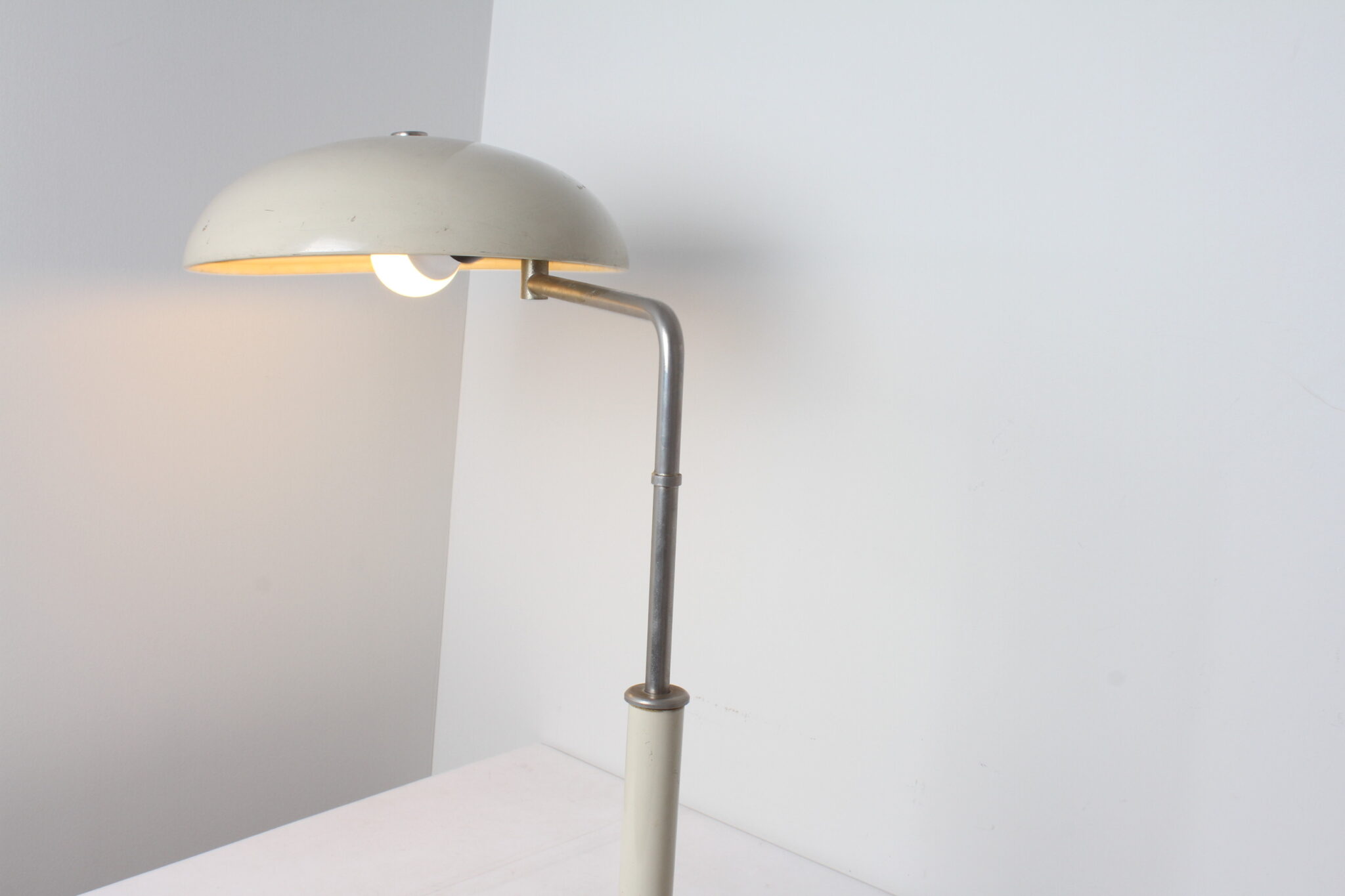 Ancienne lampe de bureau - Alfred Müller – Image 3