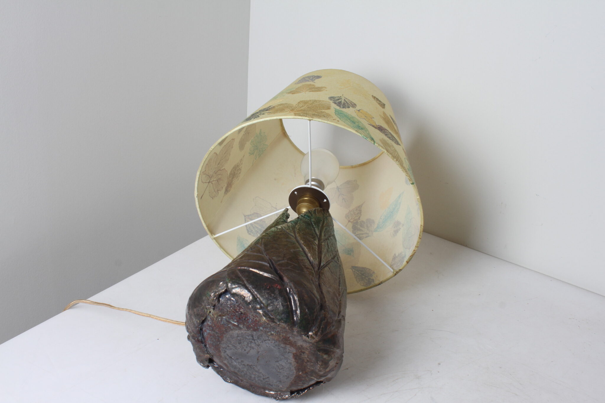 Lampe de table brutaliste – Image 4