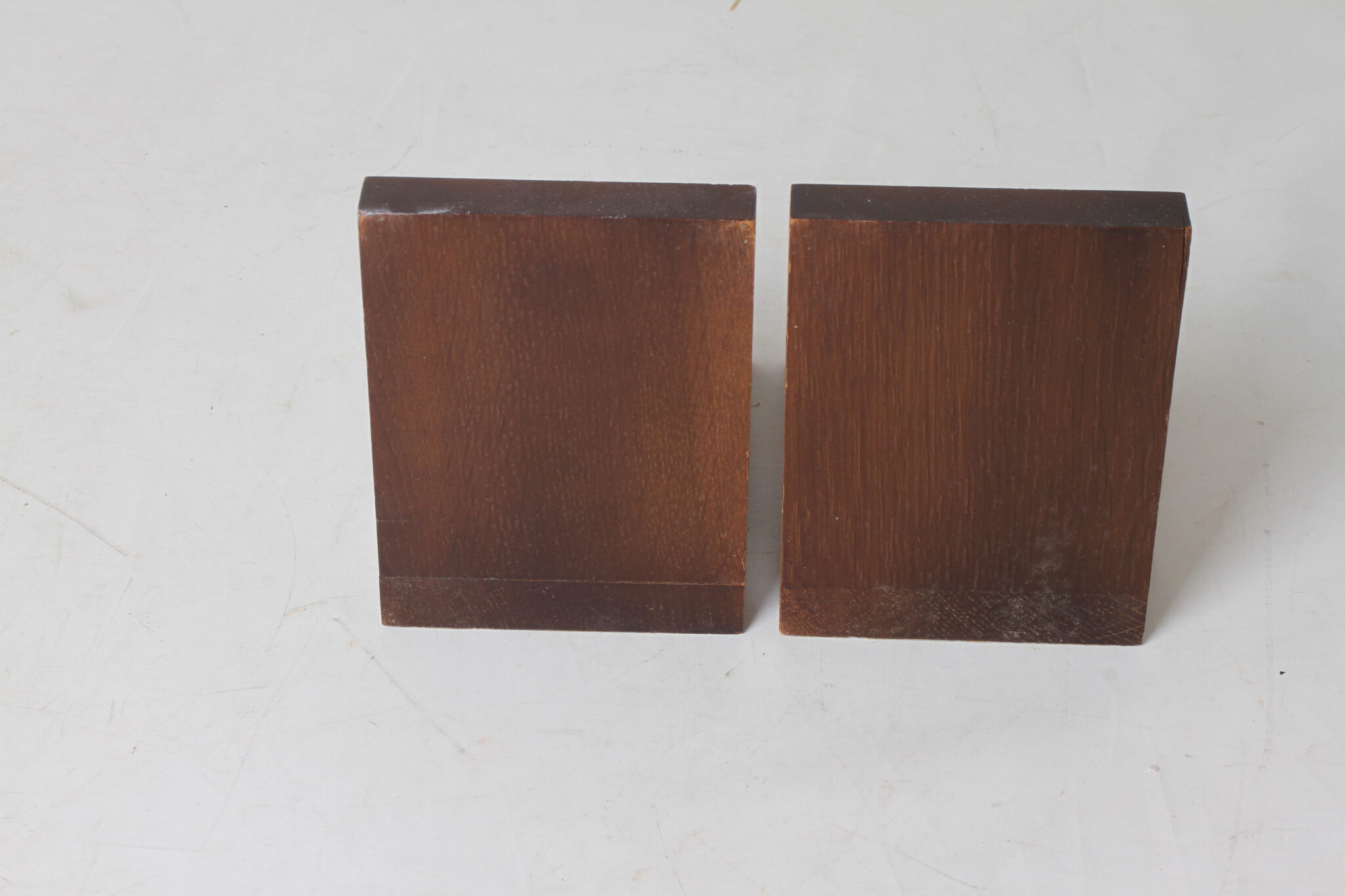 Serre-livres boule en bois – Image 4