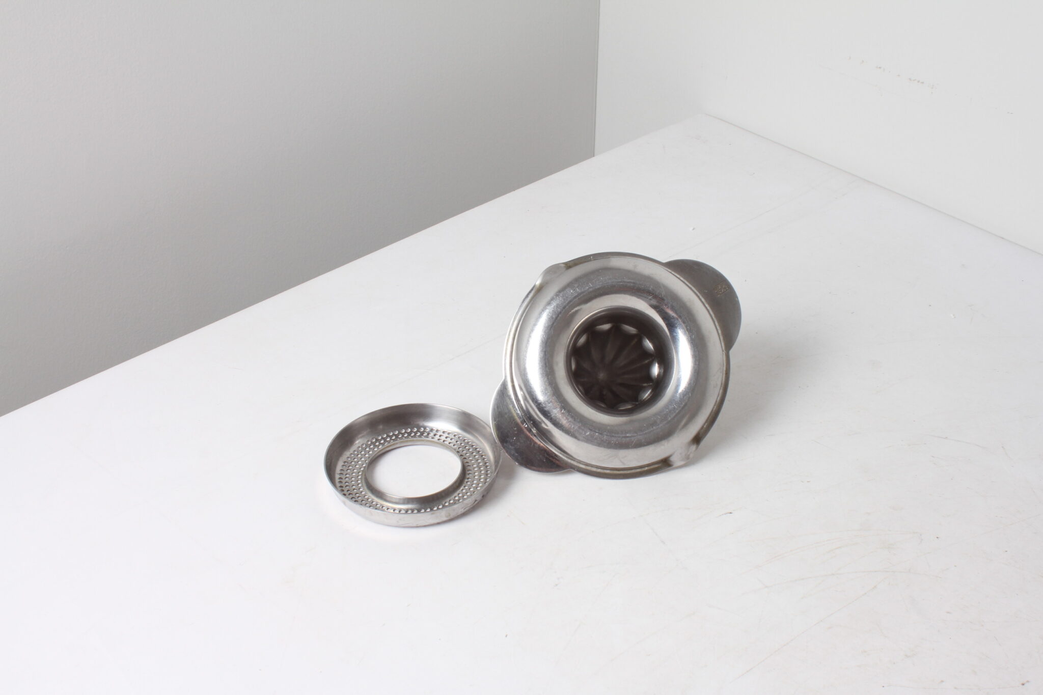 Presse agrumes en inox - LR Paris – Image 3
