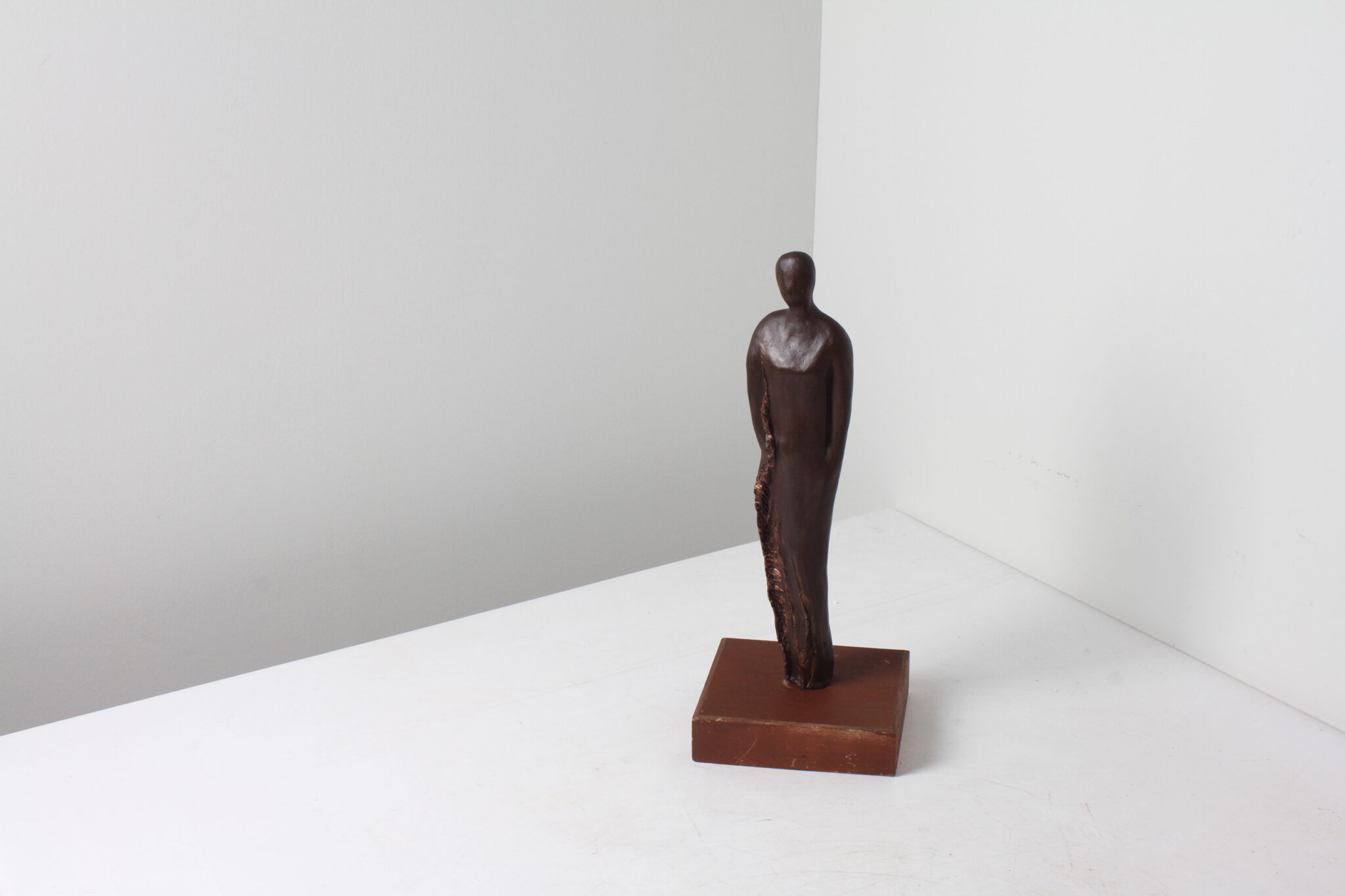 Sculpture terre cuite signée YSA