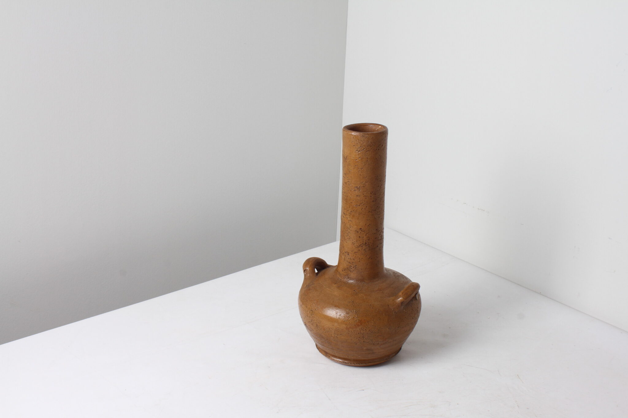 Vase brutaliste en céramique