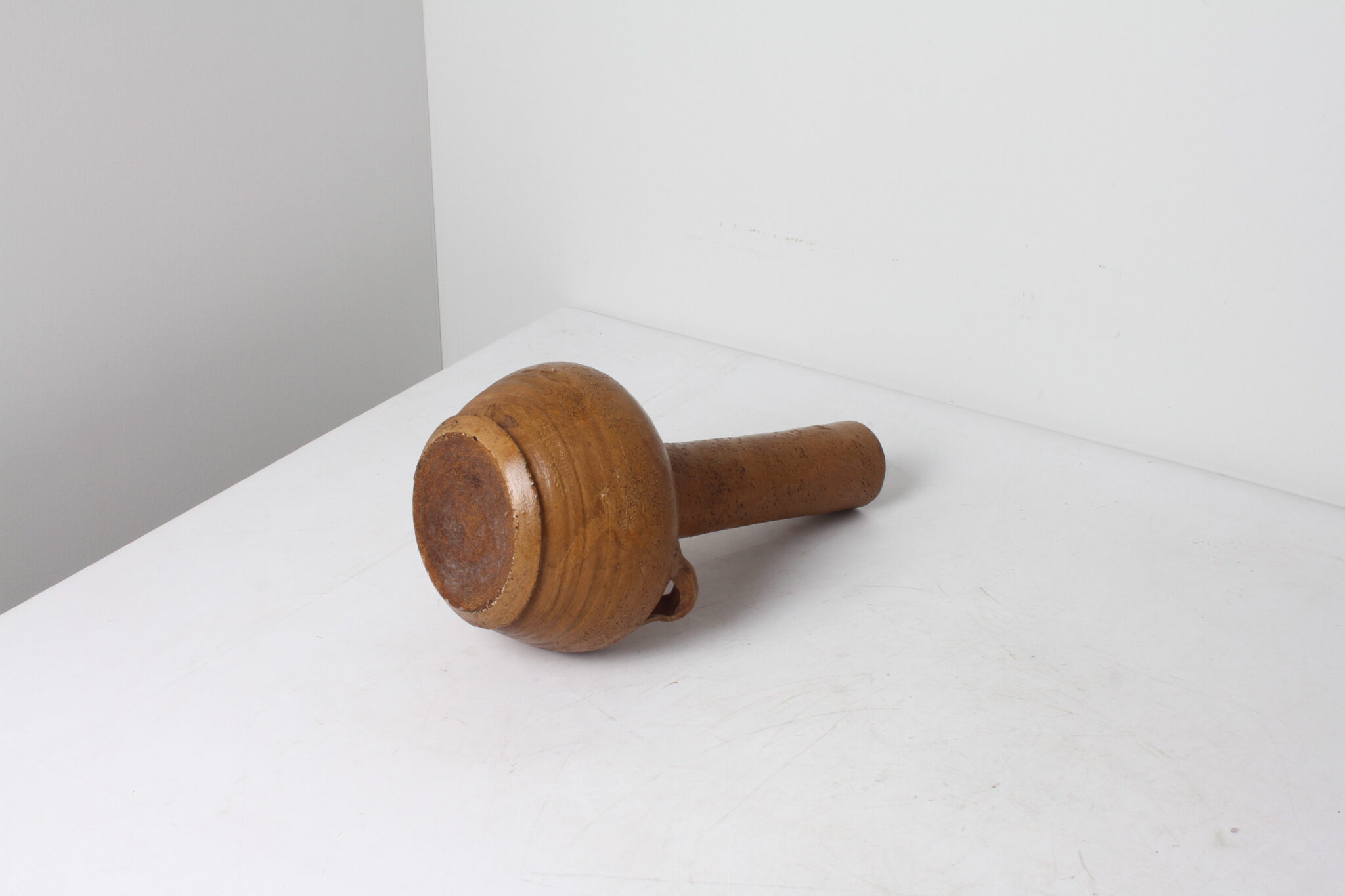 Vase brutaliste en céramique – Image 4