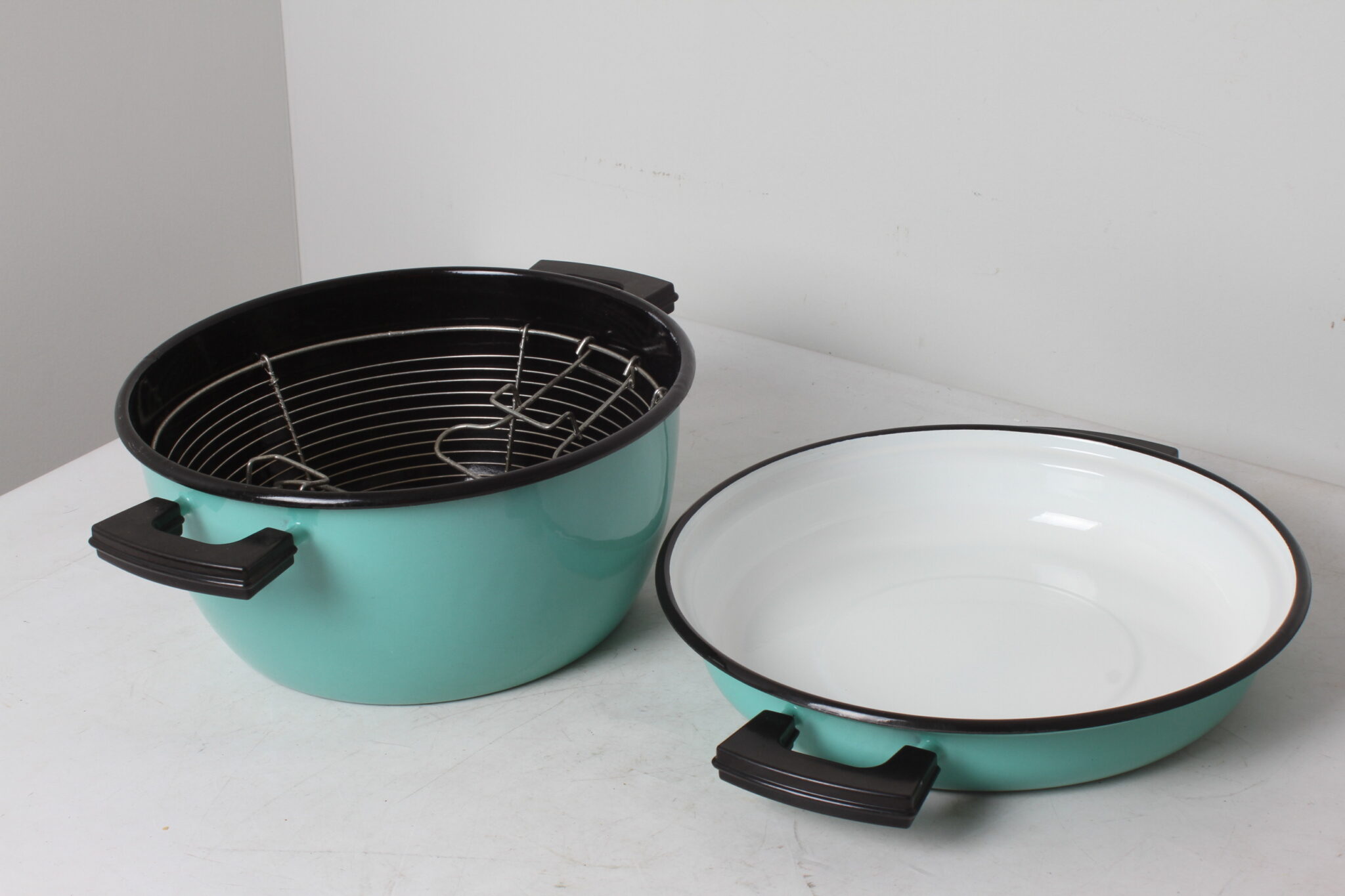 Friteuse vintage émaillée - Aubecq – Image 3