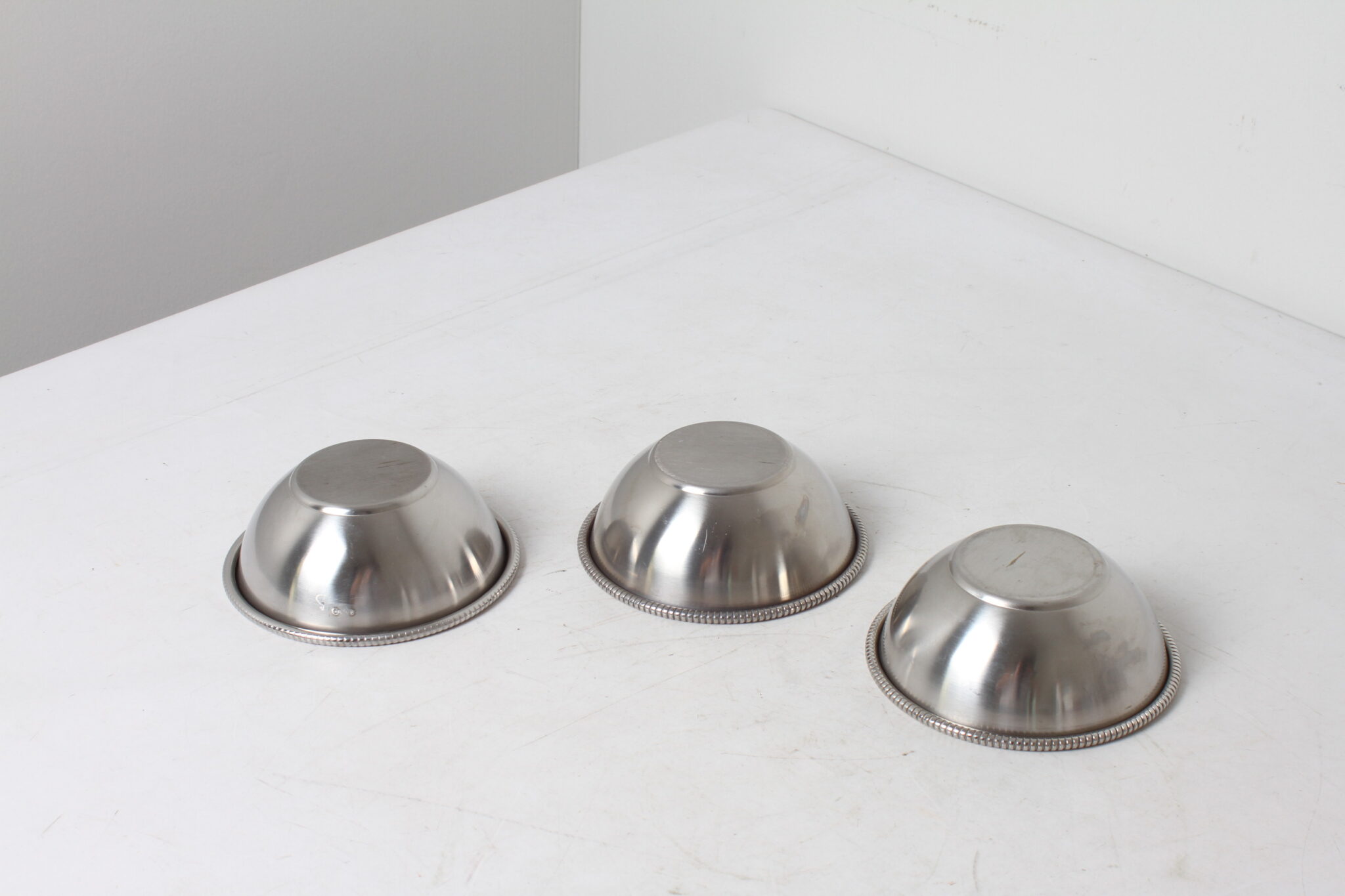 Lot de 3 bols rince-doigts en métal – Image 3