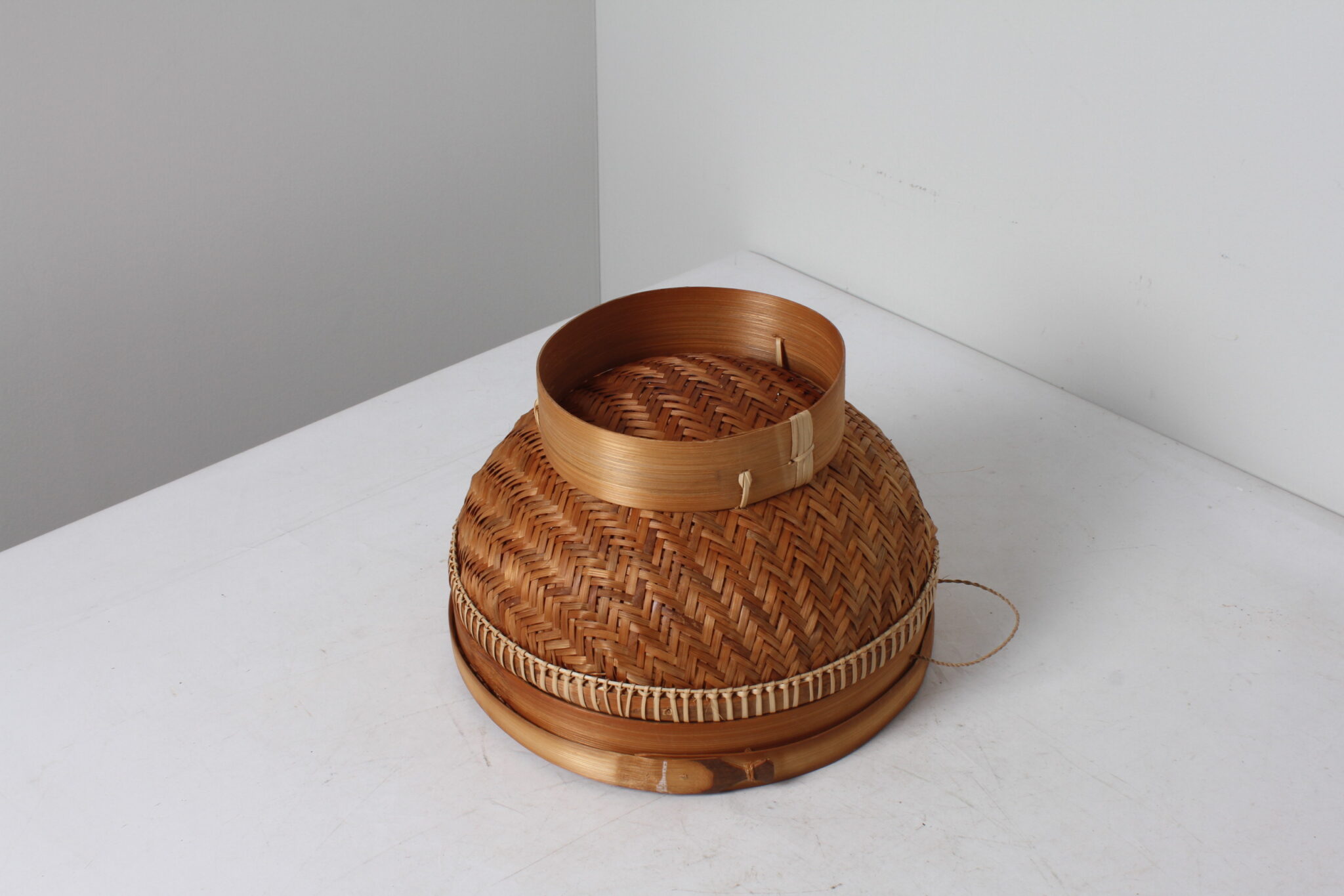 Corbeille à riz indonésienne tressée – Image 4