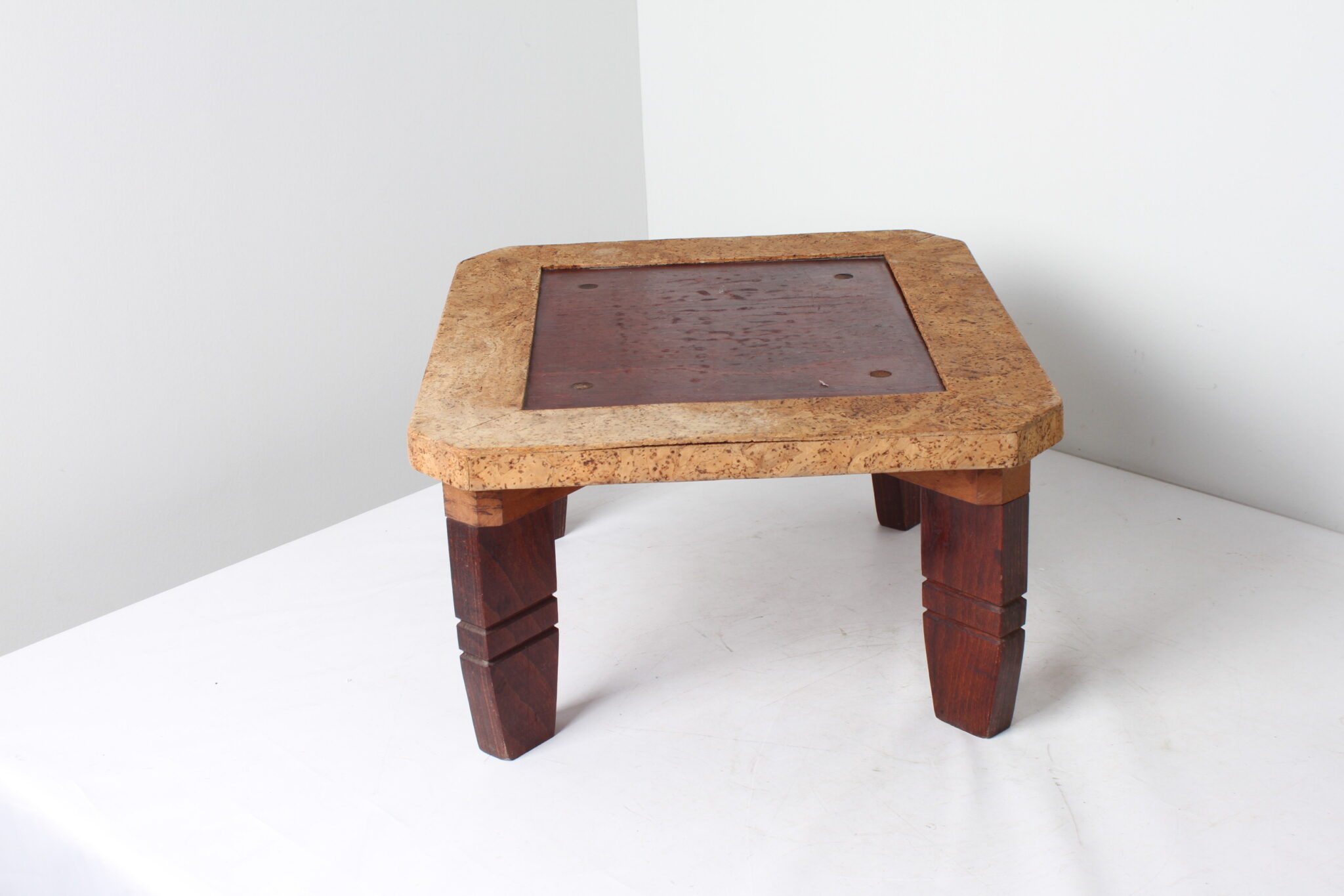 Tabouret en bois massif et liège