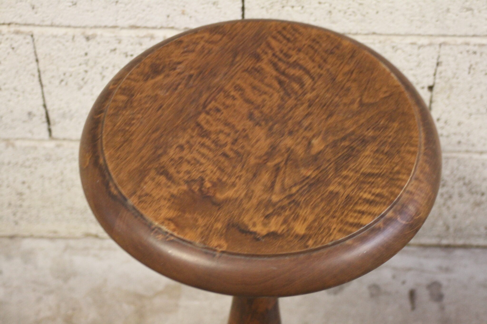 Guéridon rond en bois tourné – Image 3