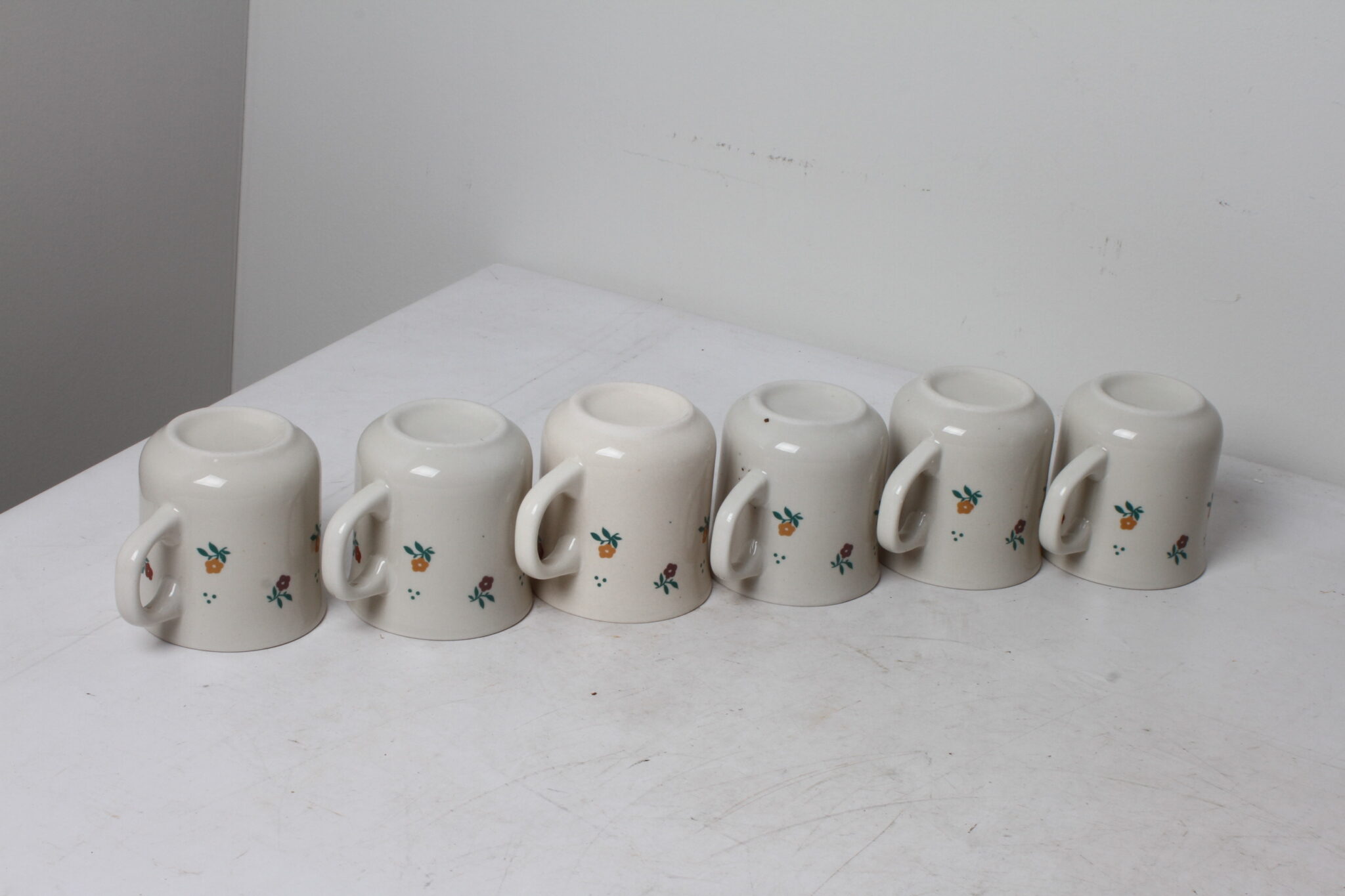 Tasses à café décorées de fleurs – Image 3