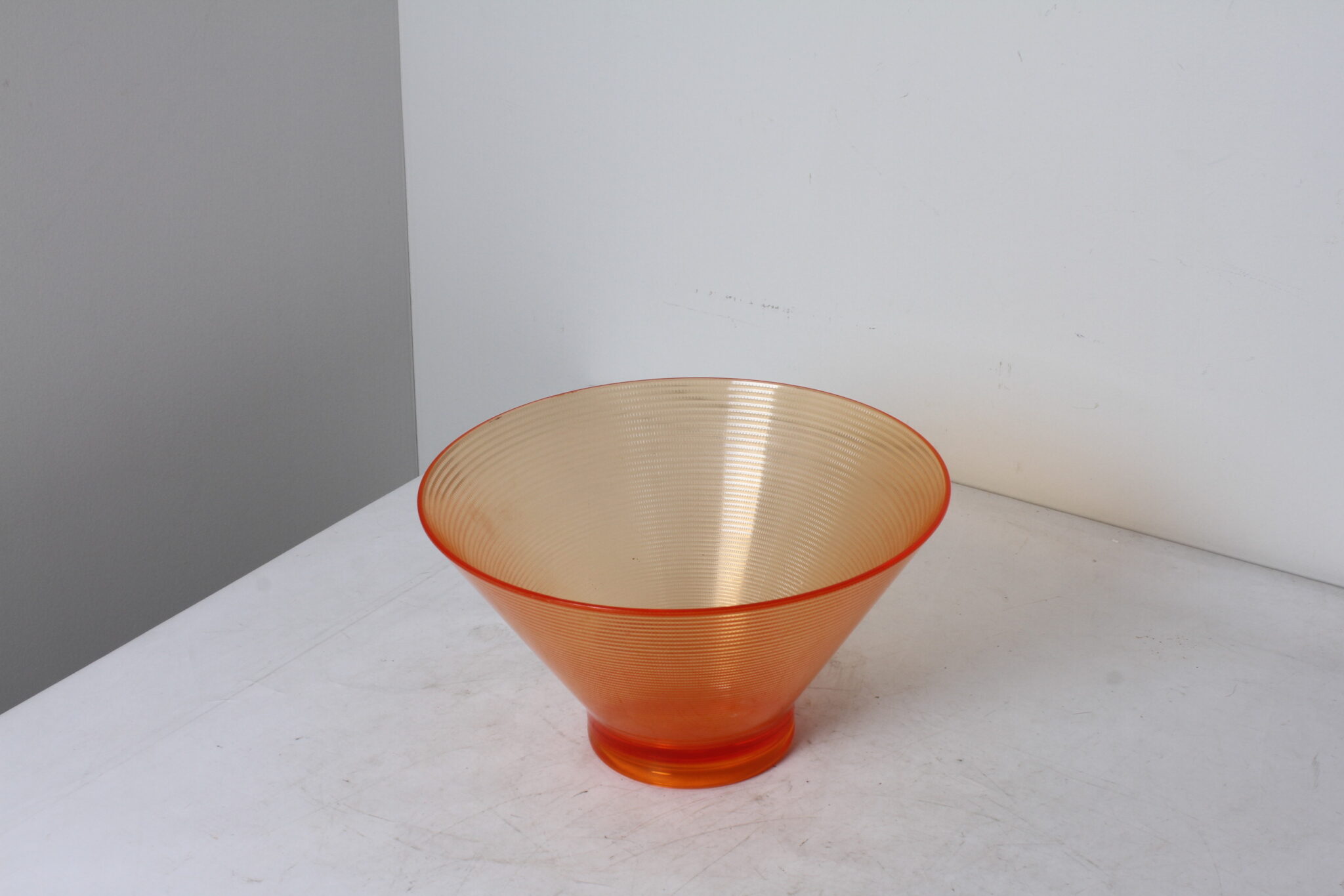 Saladier en plastique orange