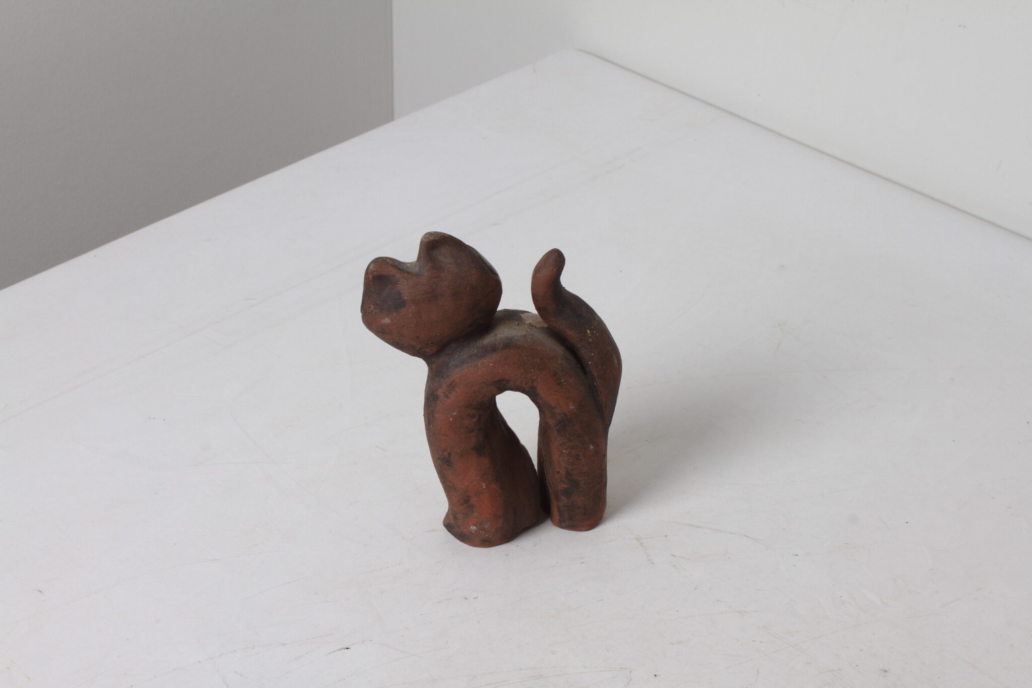 Figurine décorative chat en terre cuite – Image 2