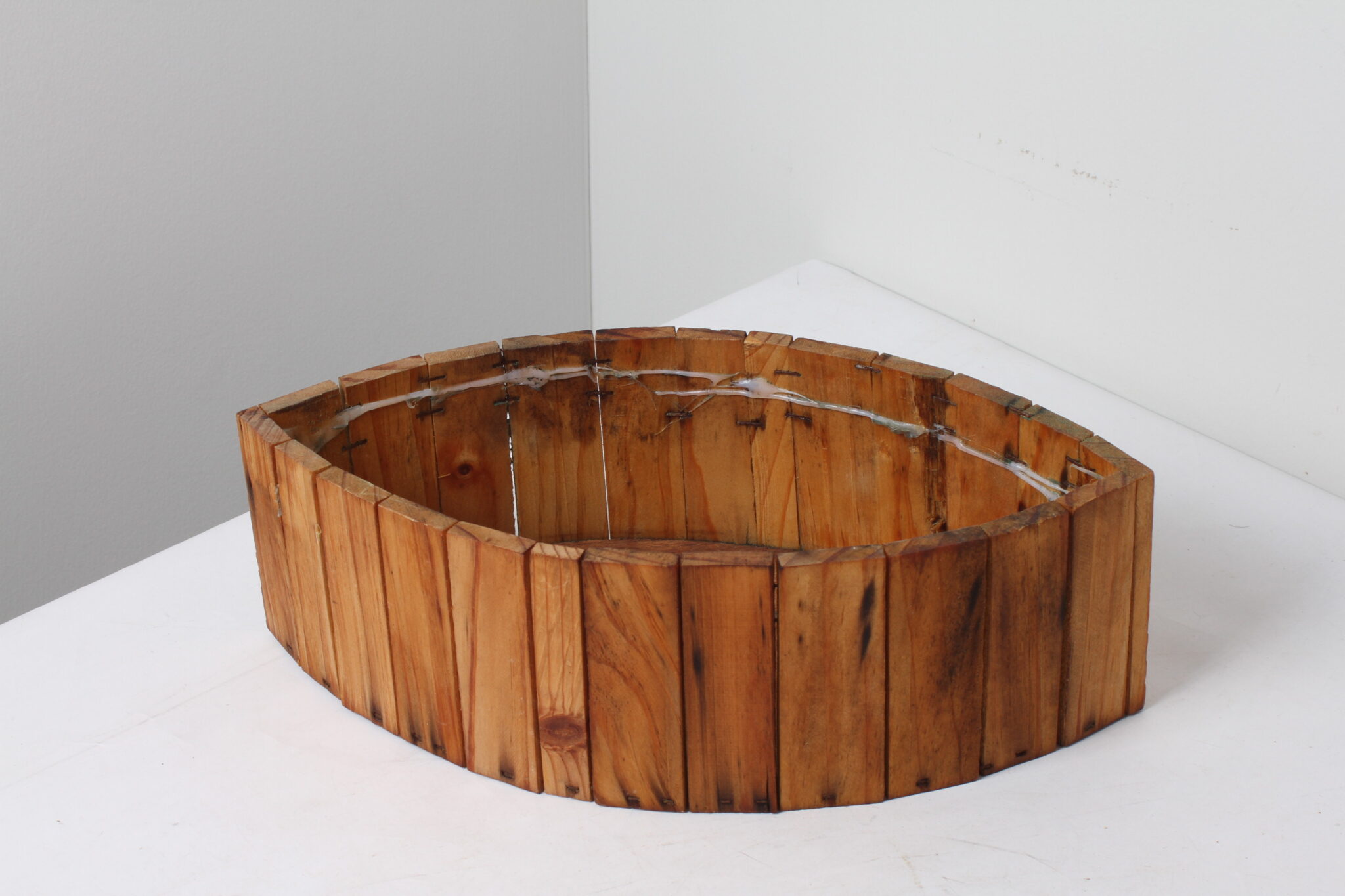 Petite jardinière décorative en bois