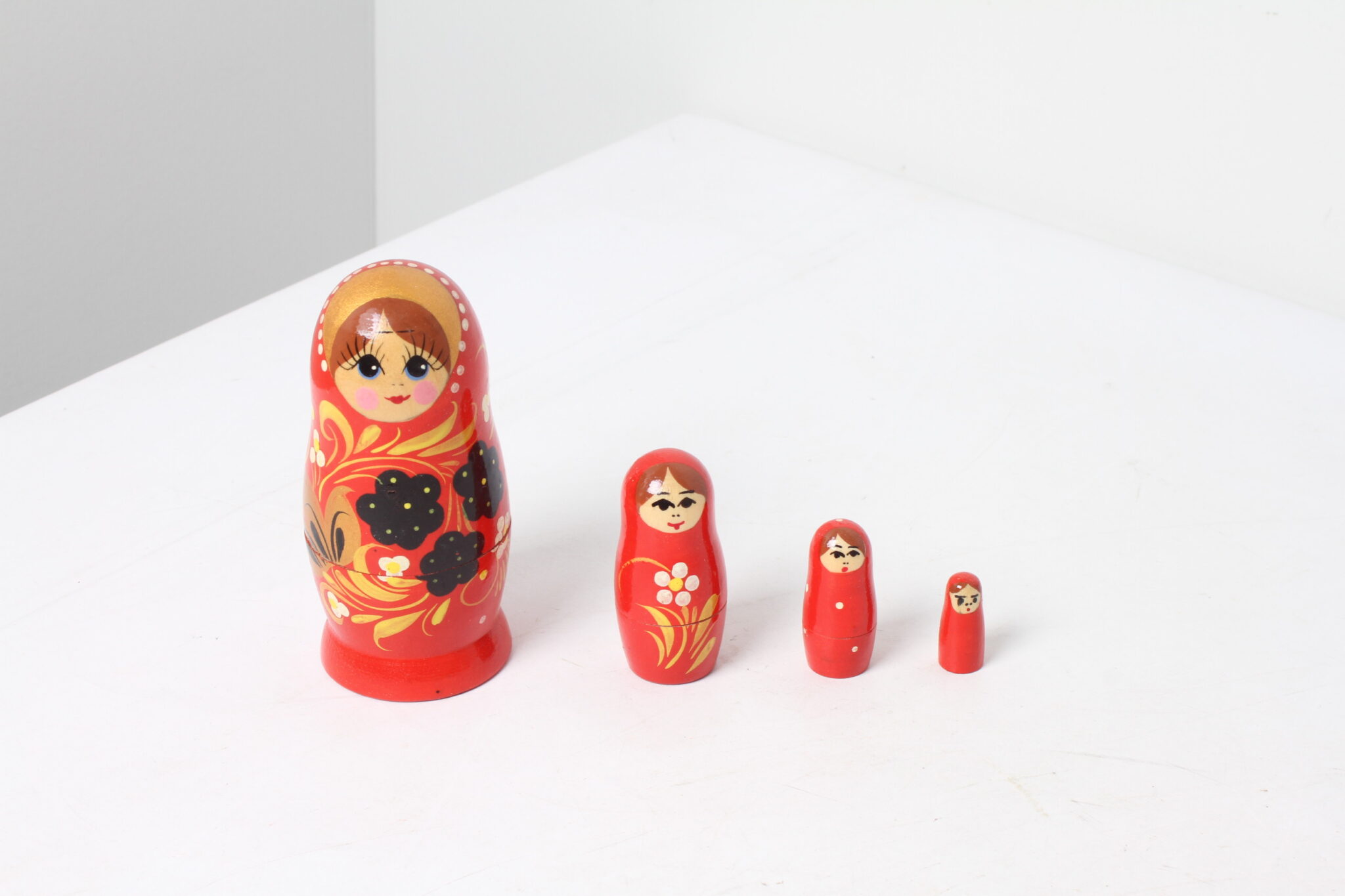 Poupées russes, Matriochka 4 pièces – Image 2