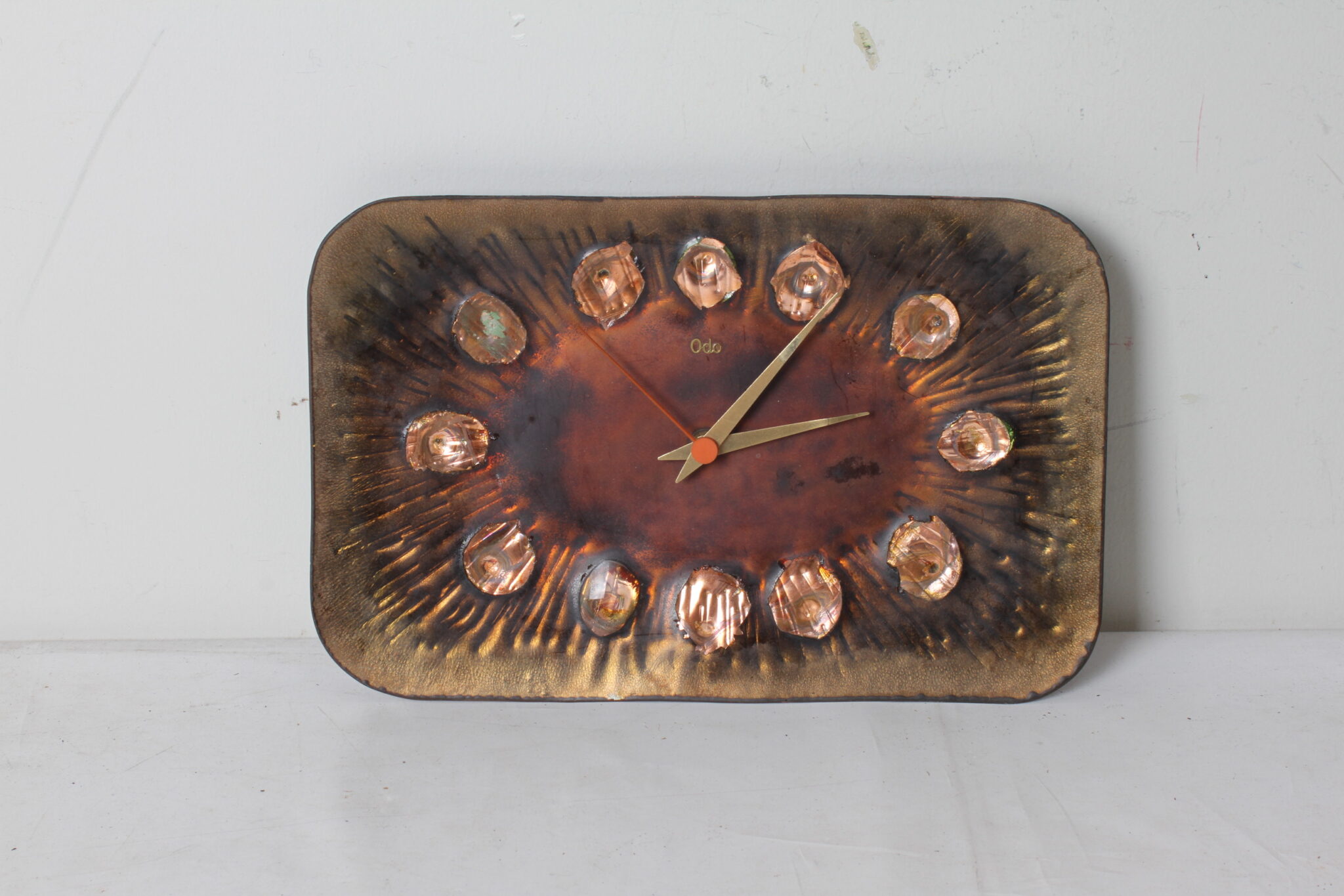 Horloge en cuivre et résine - Odo – Image 2