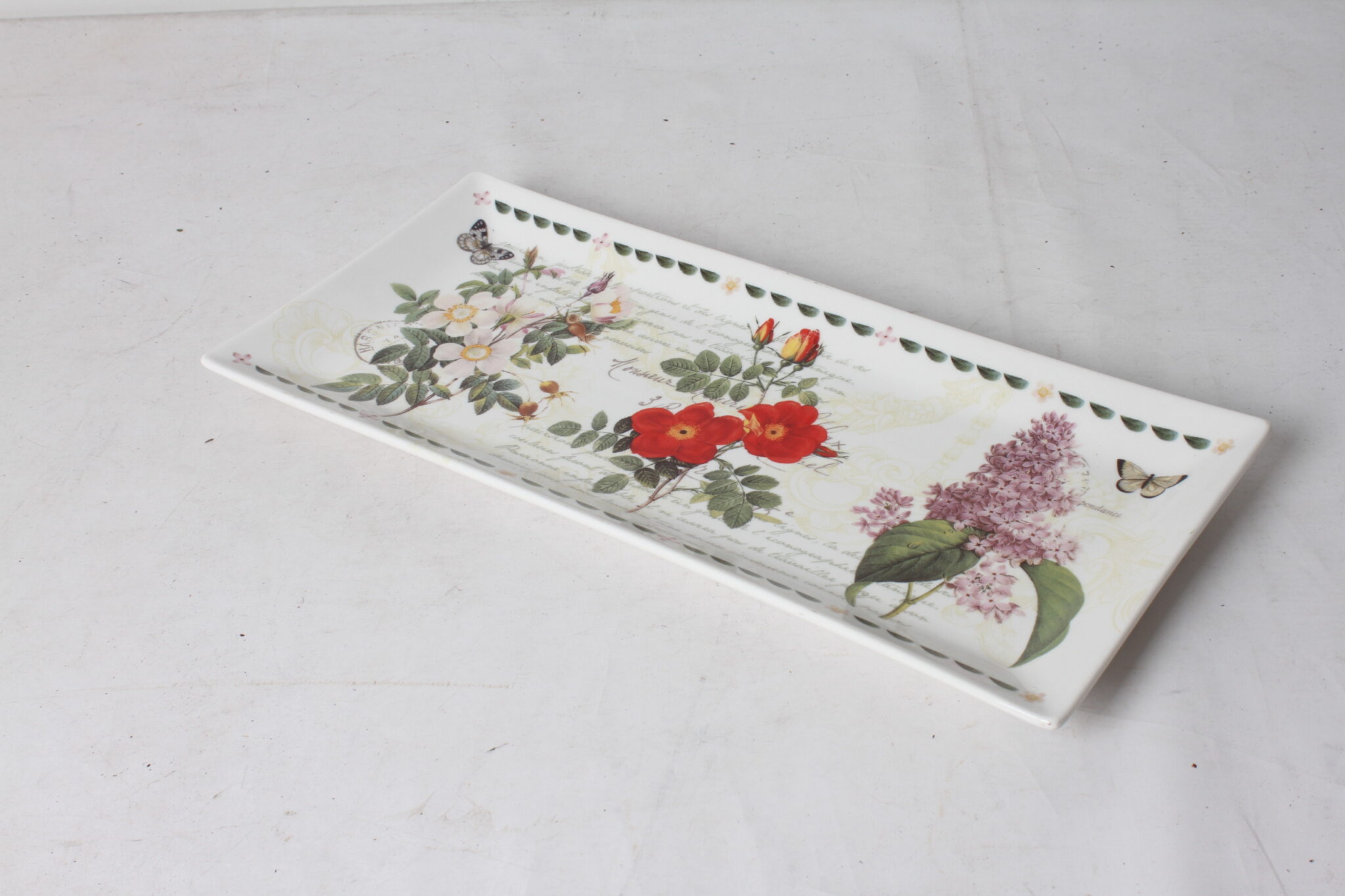 Plat de présentation en porcelaine
