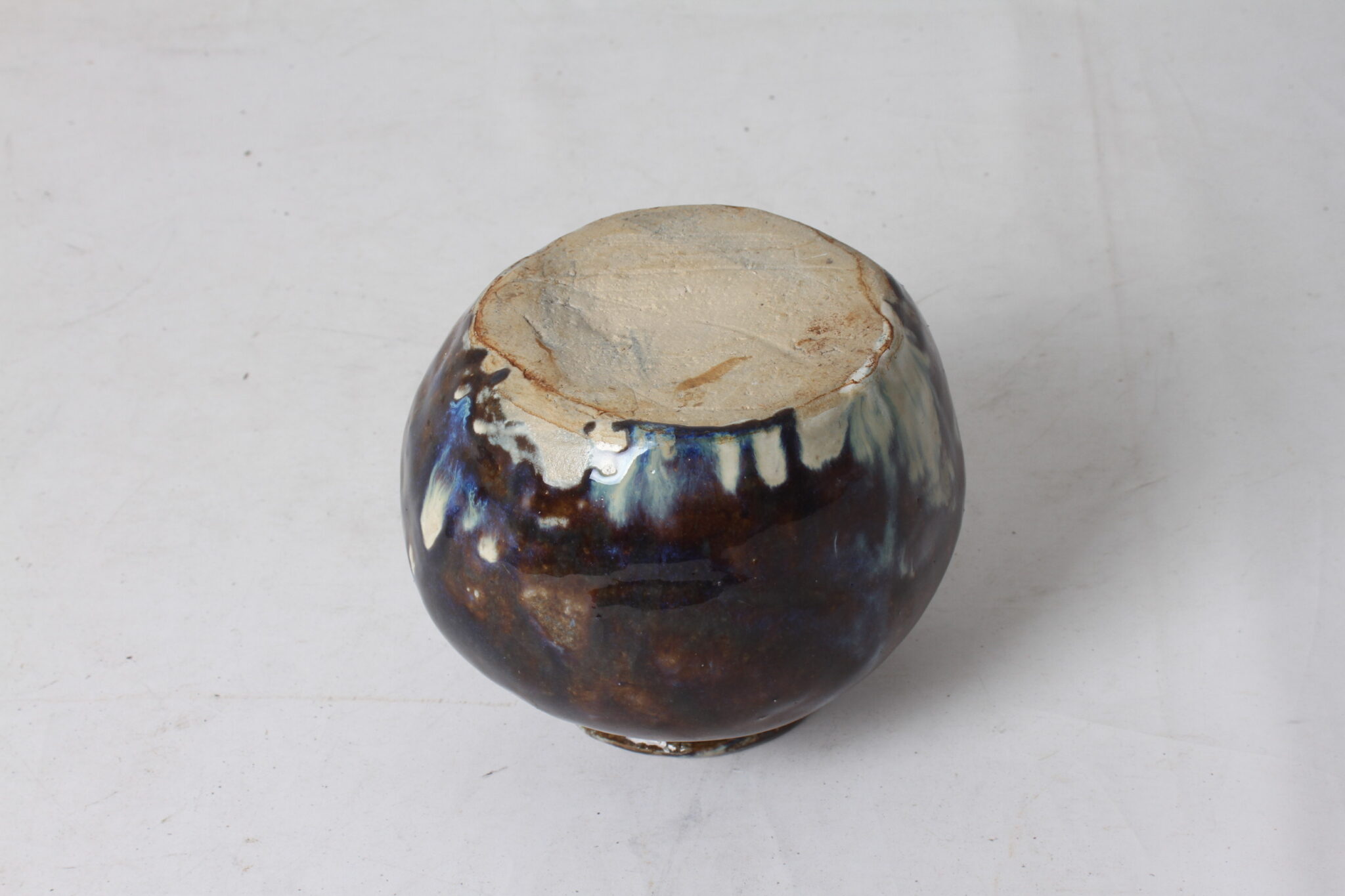 Vase boule brutaliste – Image 4