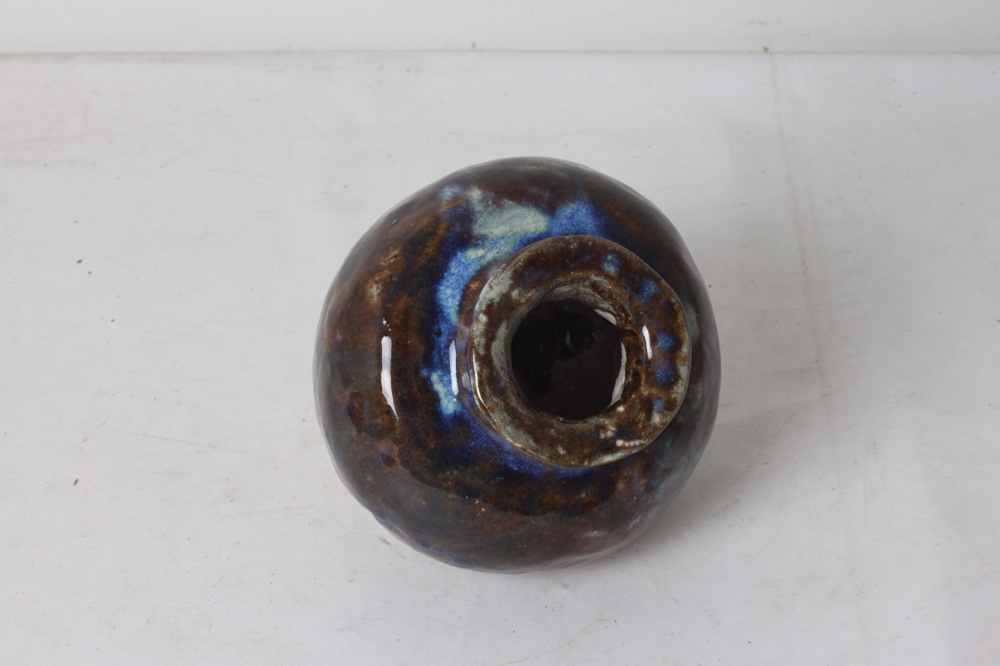 Vase boule brutaliste – Image 3