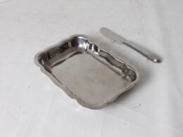 Beurrier et son couteau en inox